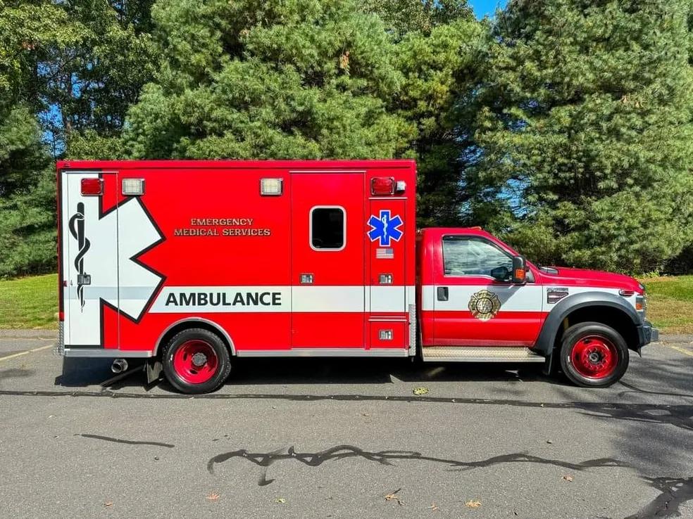 2010 Ford F550 Lifeline Type I - image 12