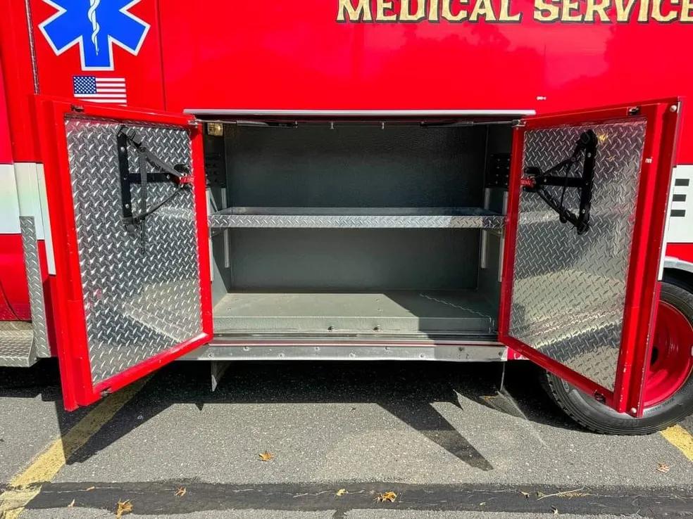 2010 Ford F550 Lifeline Type I - image 18