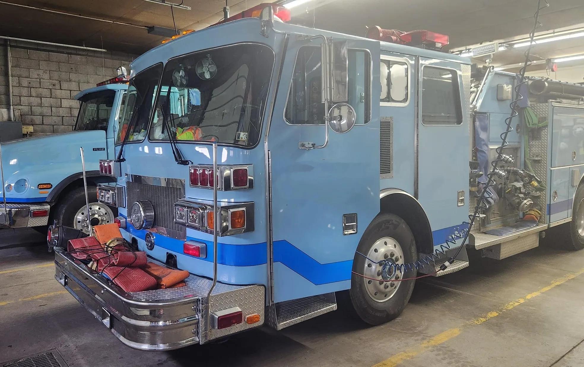 1993 Sutphen Deluge Pumper 1500/750/20/25 - image 1