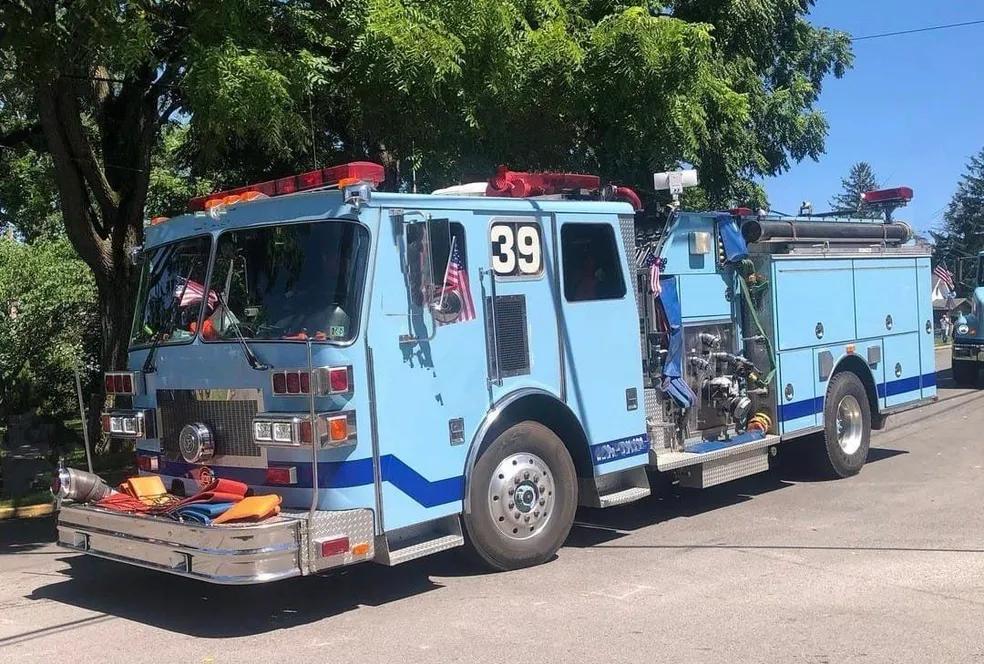 1993 Sutphen Deluge Pumper 1500/750/20/25 - image 2