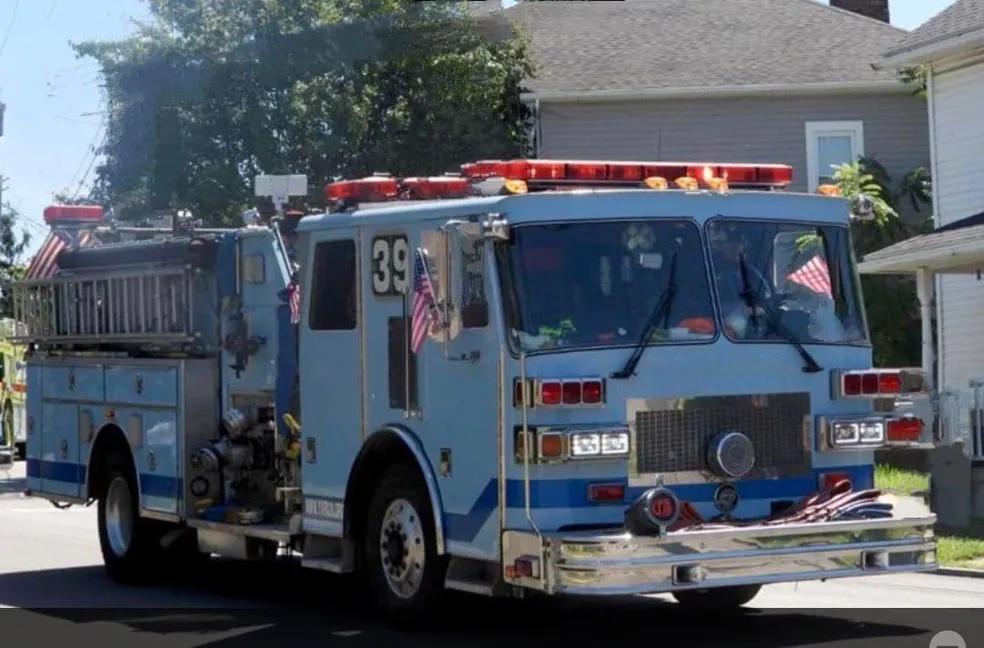 1993 Sutphen Deluge Pumper 1500/750/20/25 - image 4