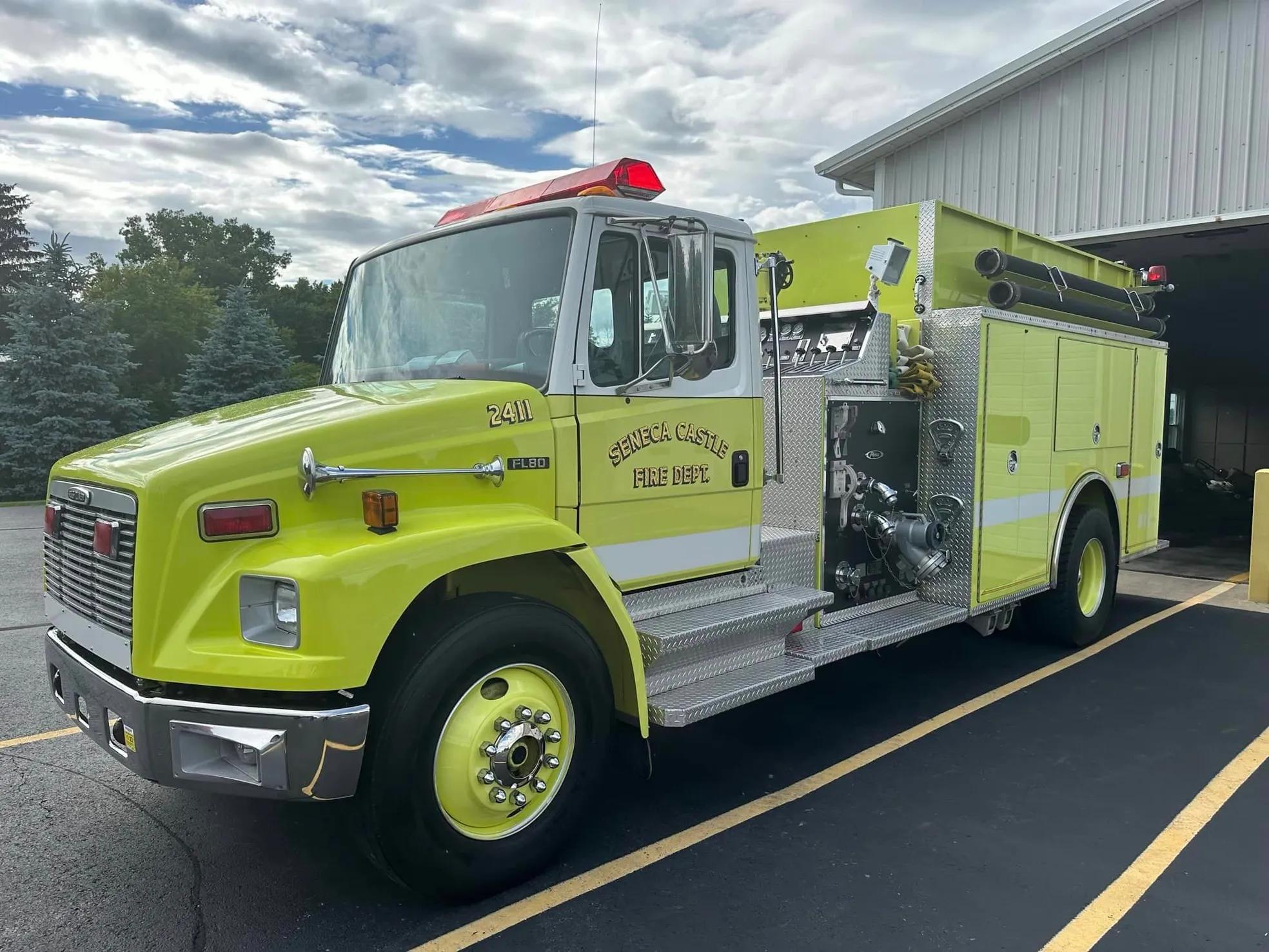 1998 Pierce/Freightliner 1250/1000 Top Mount - image 2