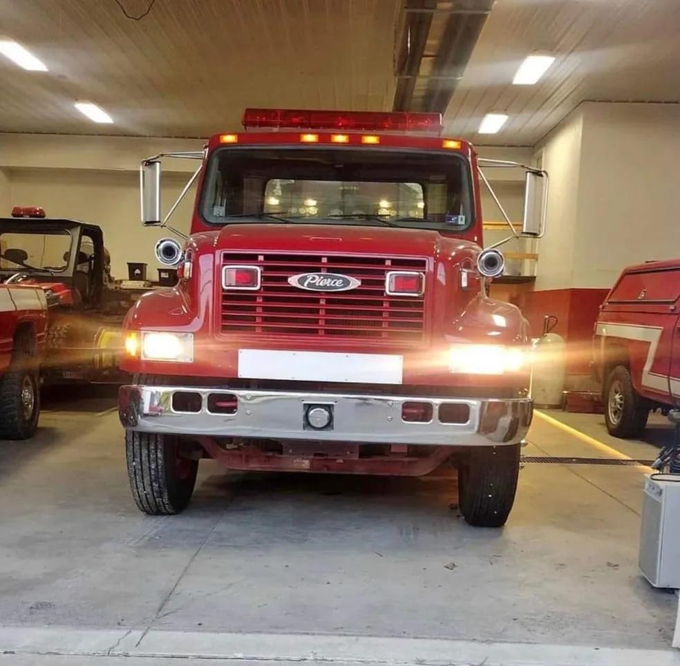 1998 International Pierce Pumper 1250/1000 - image 2