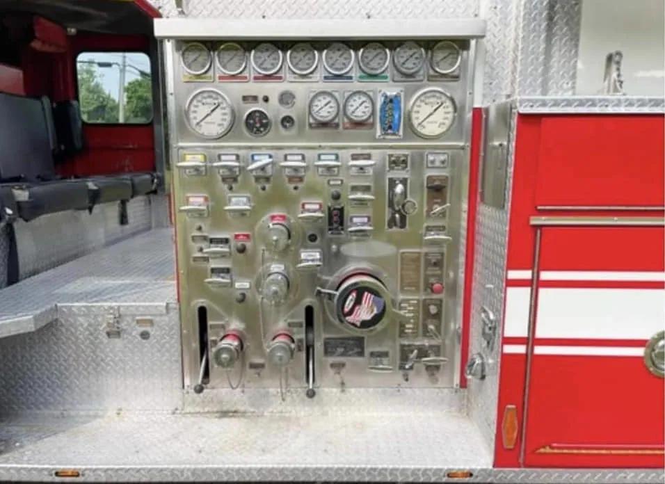 1987 Pierce Tanker 1500/3000 - image 9