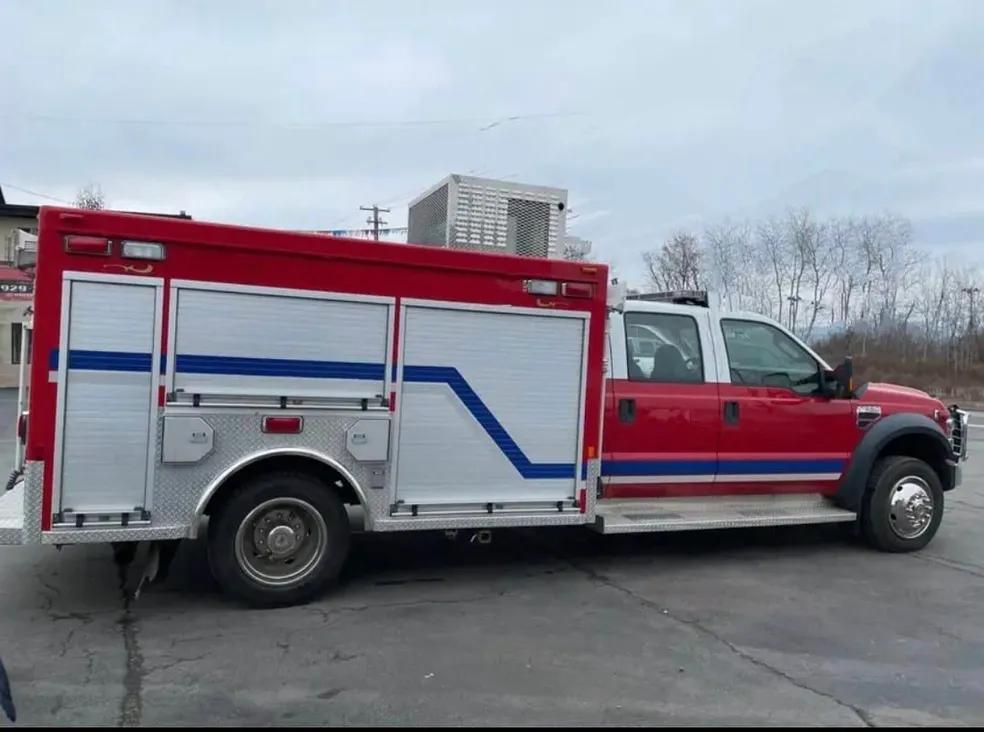 2009 Ford F550 Mini Rescue - image 2