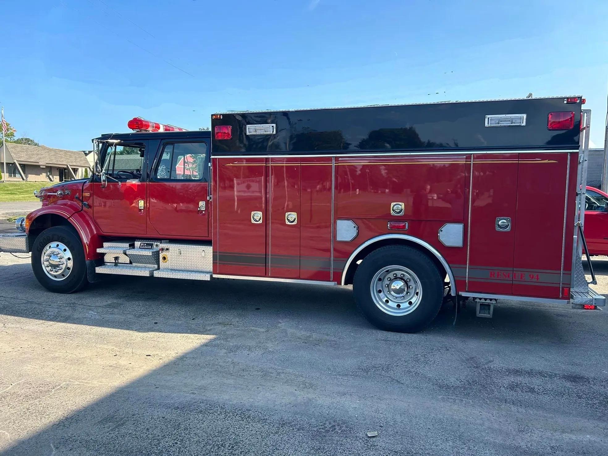 1996 International New Lexington Rescue Truck - image 4