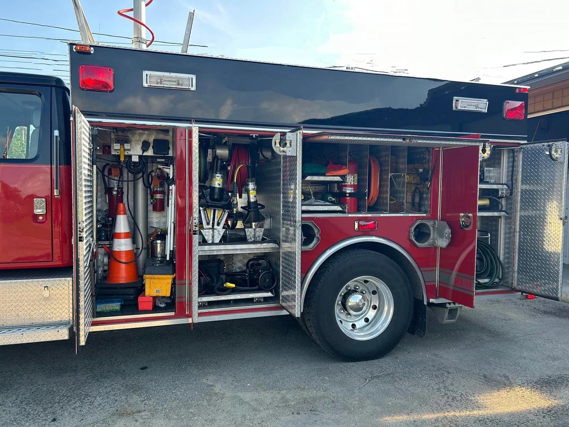 1996 International New Lexington Rescue Truck - image 9