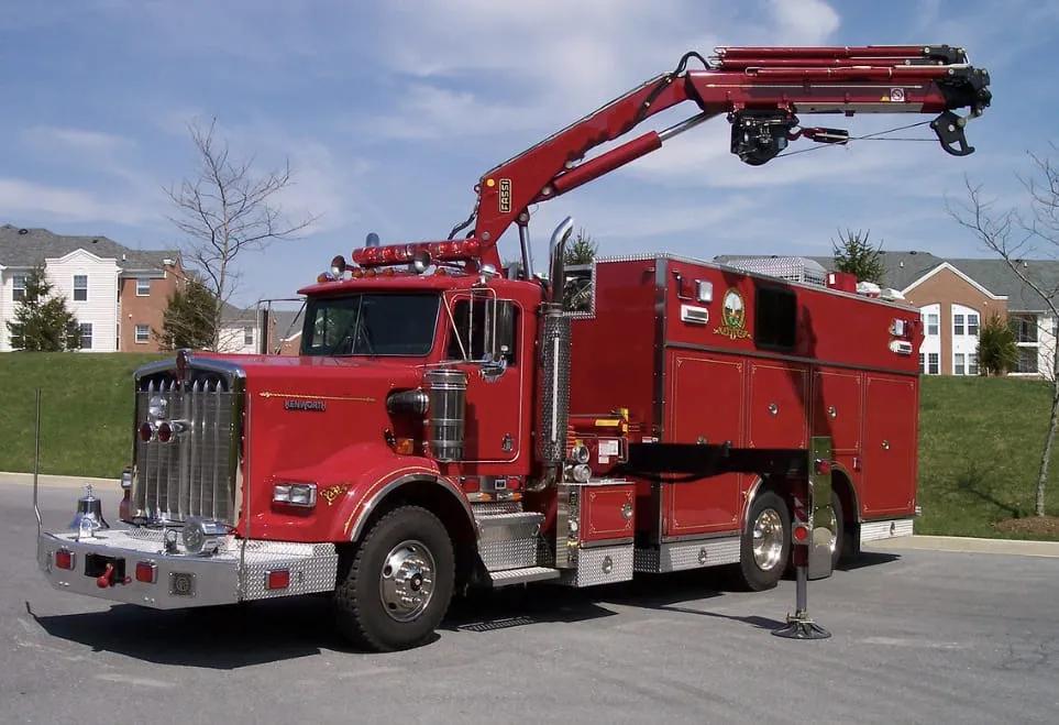 2004 KENWORTH PIERCE RESCUE WITH 23 TON KNUCKLE BOOM, LOADED WITH TOOLS - image 3