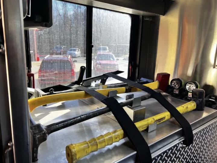 2004 KENWORTH PIERCE RESCUE WITH 23 TON KNUCKLE BOOM, LOADED WITH TOOLS - image 12