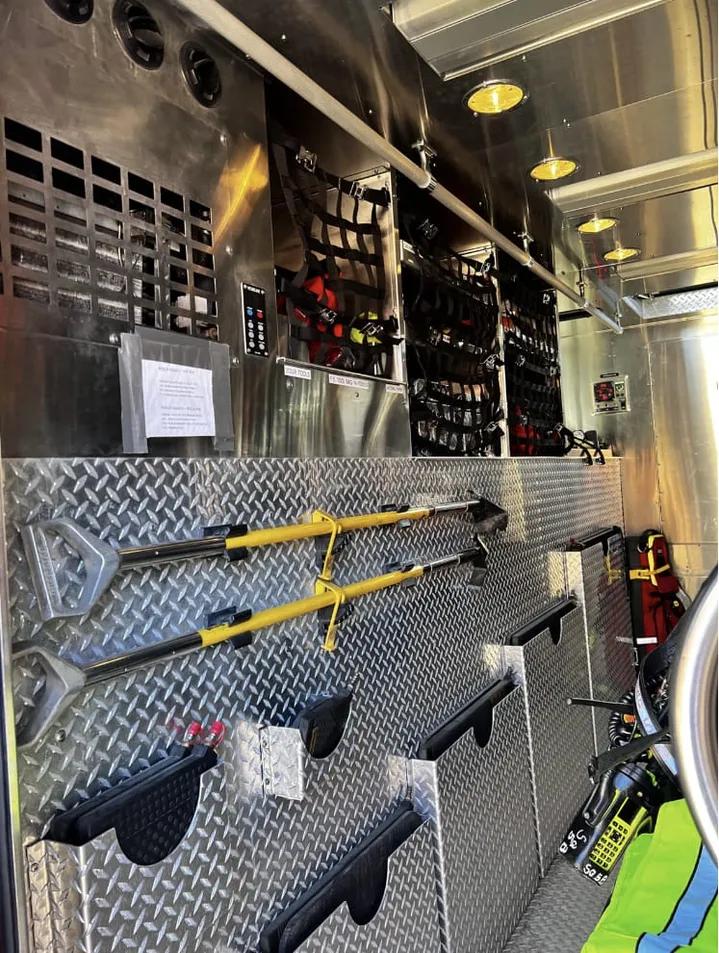2004 KENWORTH PIERCE RESCUE WITH 23 TON KNUCKLE BOOM, LOADED WITH TOOLS - image 14