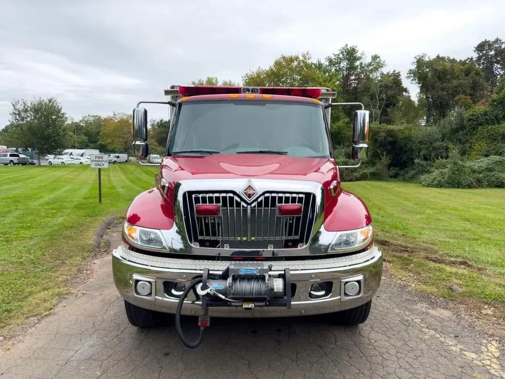 1999 International 4400 Rescue - image 9