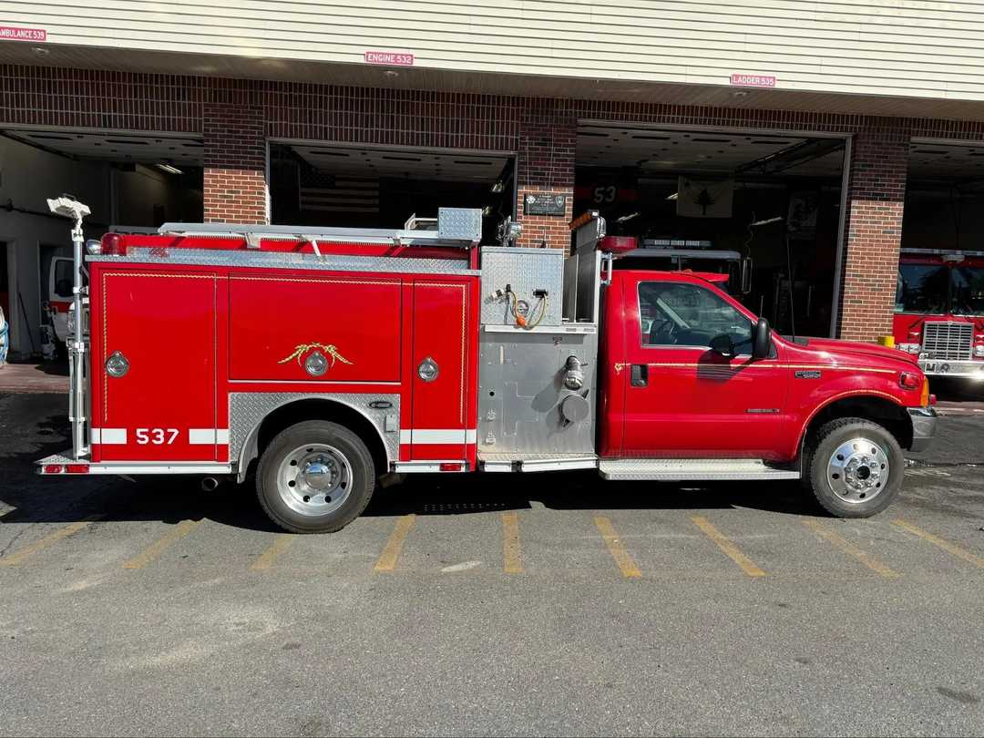 2001 Ford F-550 E-One Mini Pumper (750/300)