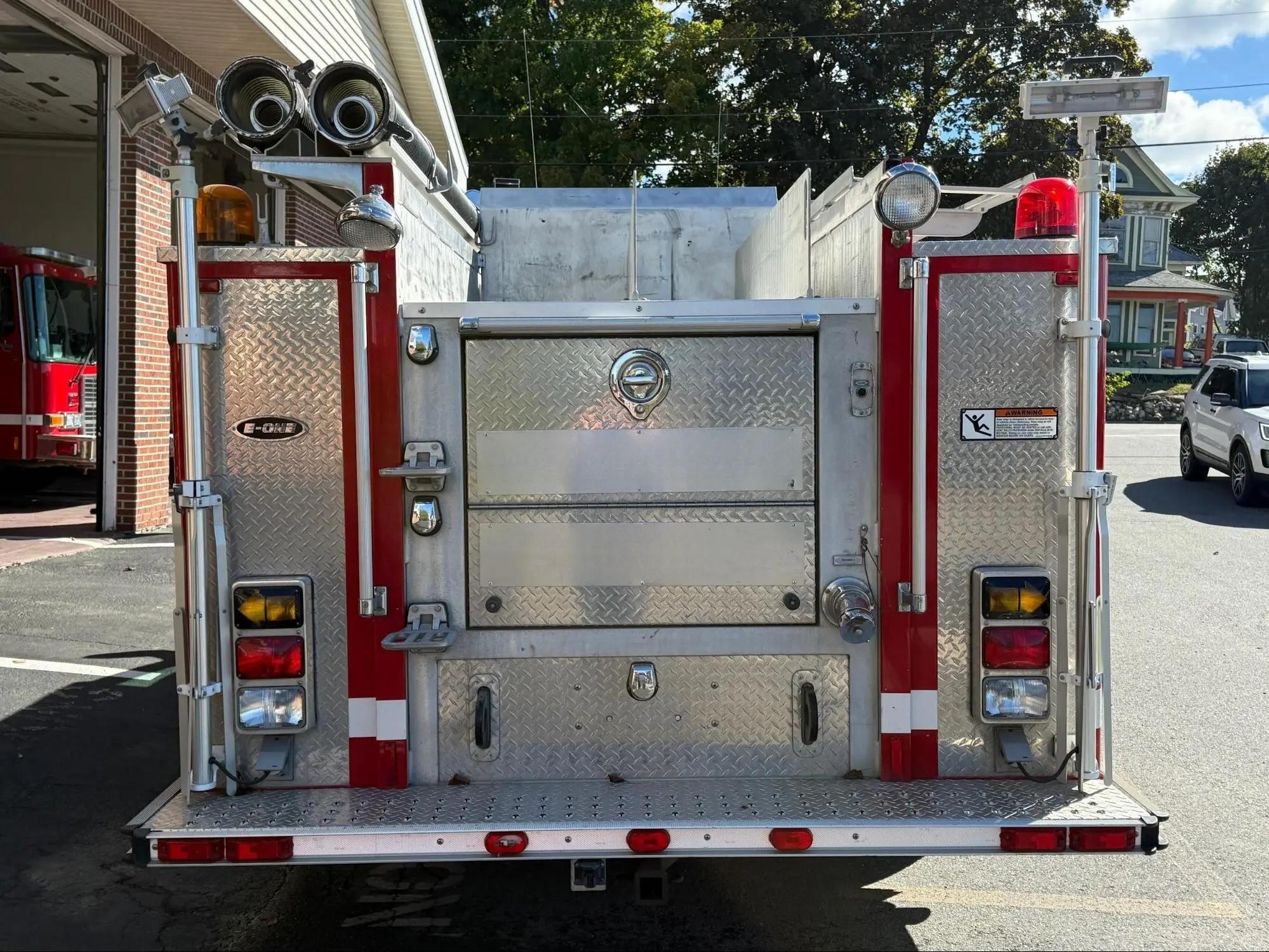2001 Ford F-550 E-One Mini Pumper (750/300) - image 4