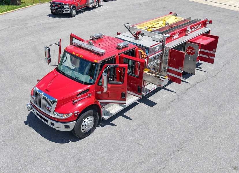 2007 Rosenbauer International Rescue Pumper — photo 3