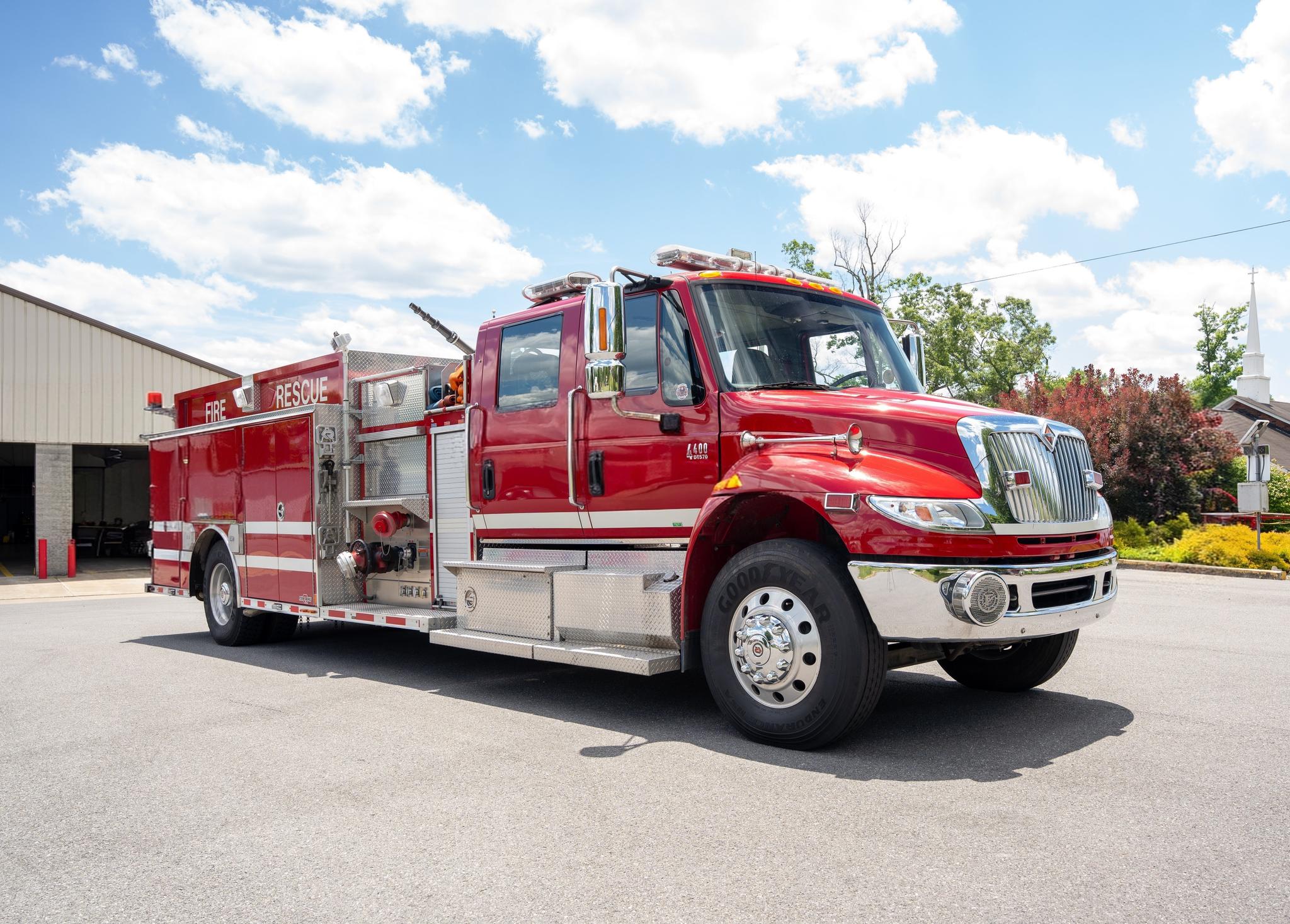 2007 Rosenbauer International Rescue Pumper - image 1