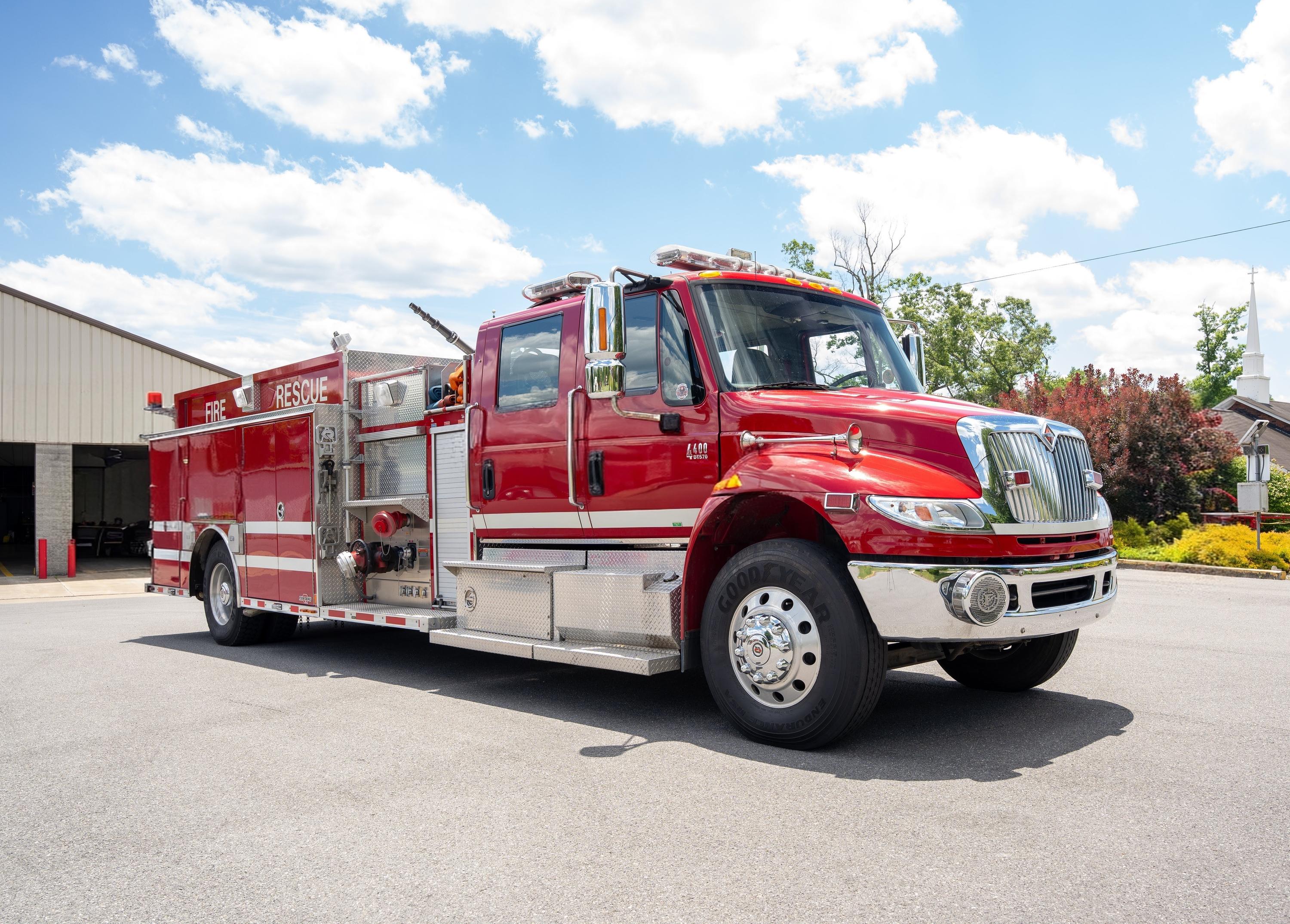 2007 Rosenbauer International Rescue Pumper - image 1