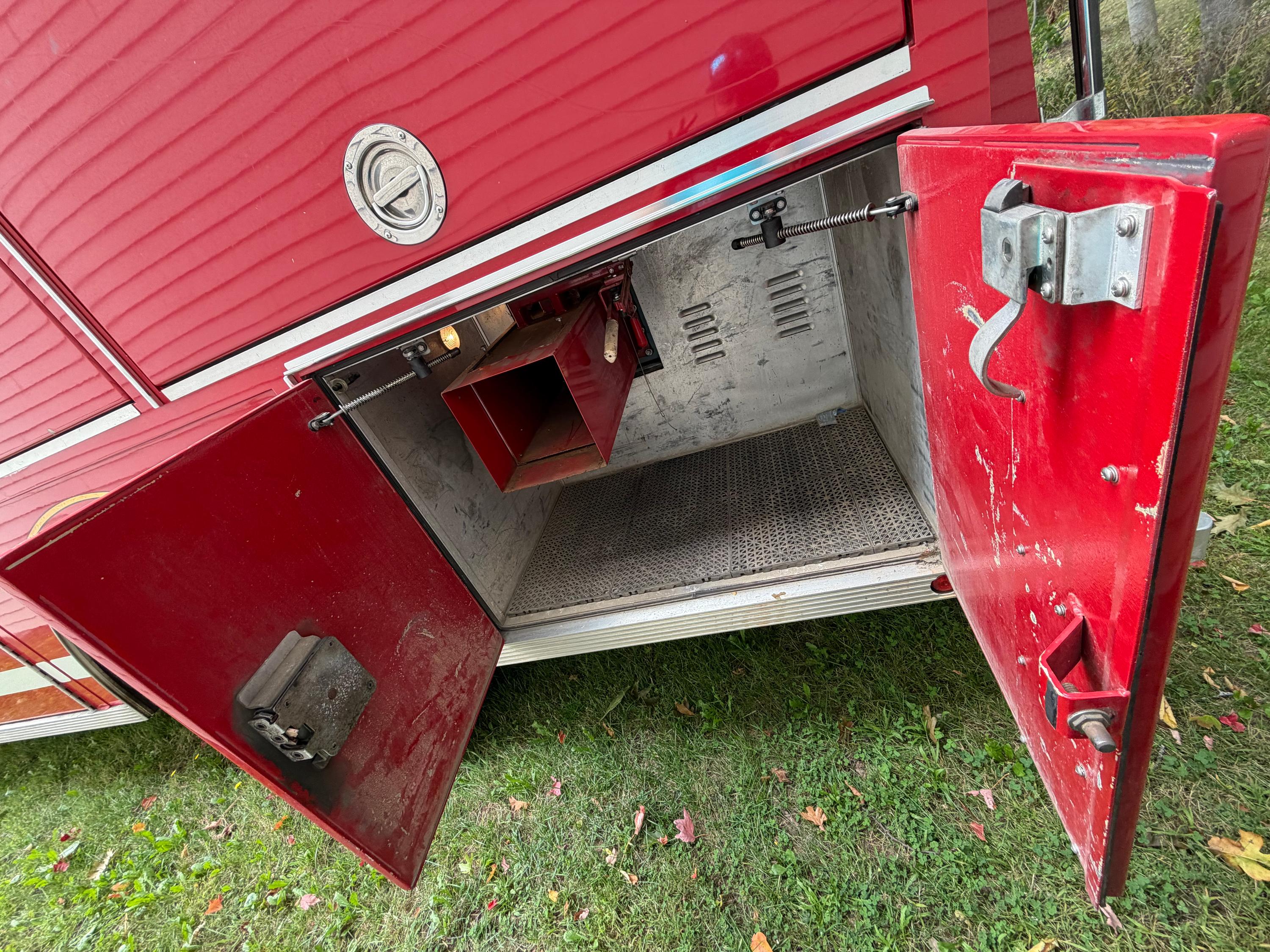 2000 Metalfab GMC Pumper Tanker - image 7
