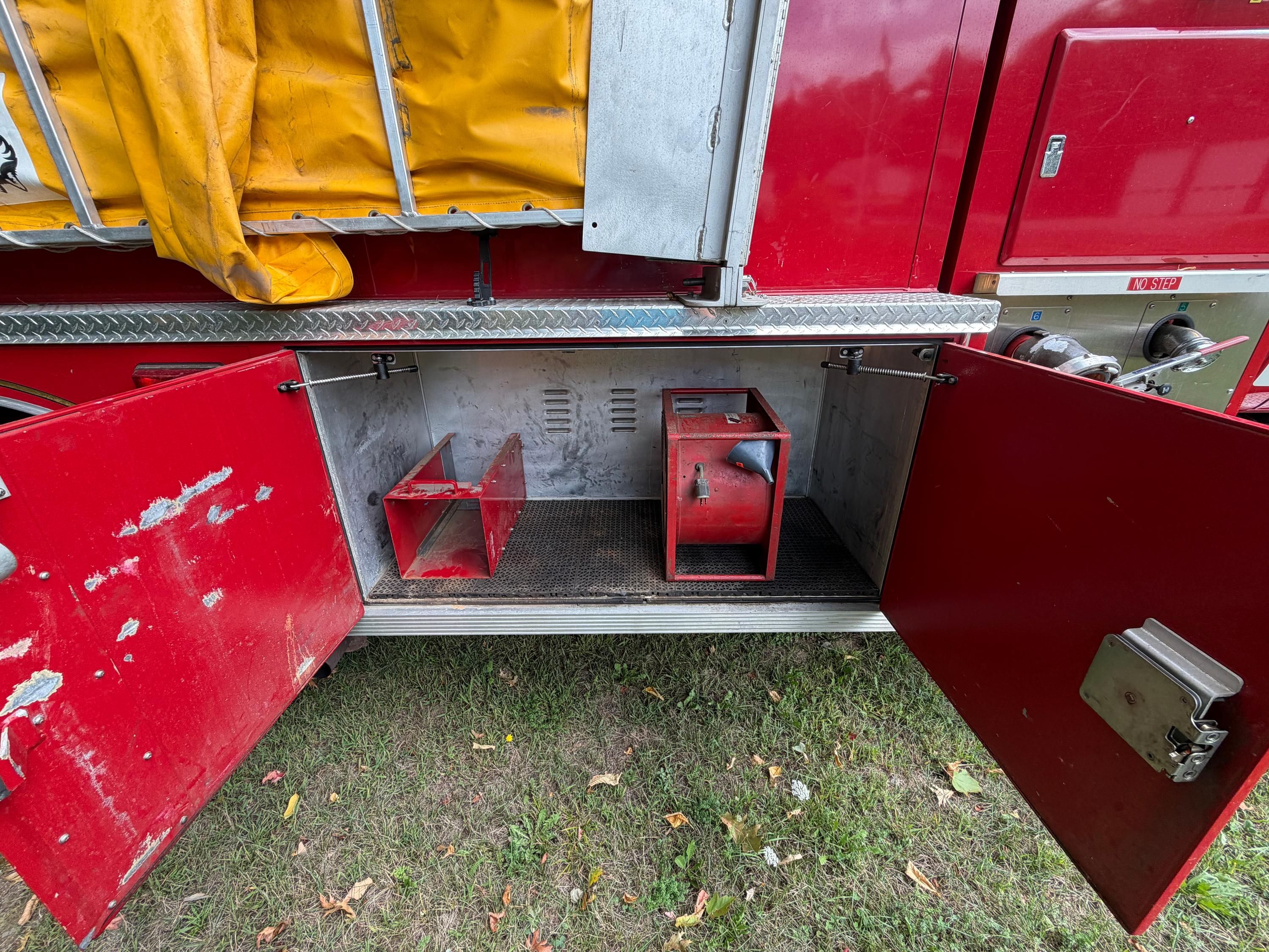 2000 Metalfab GMC Pumper Tanker - image 8