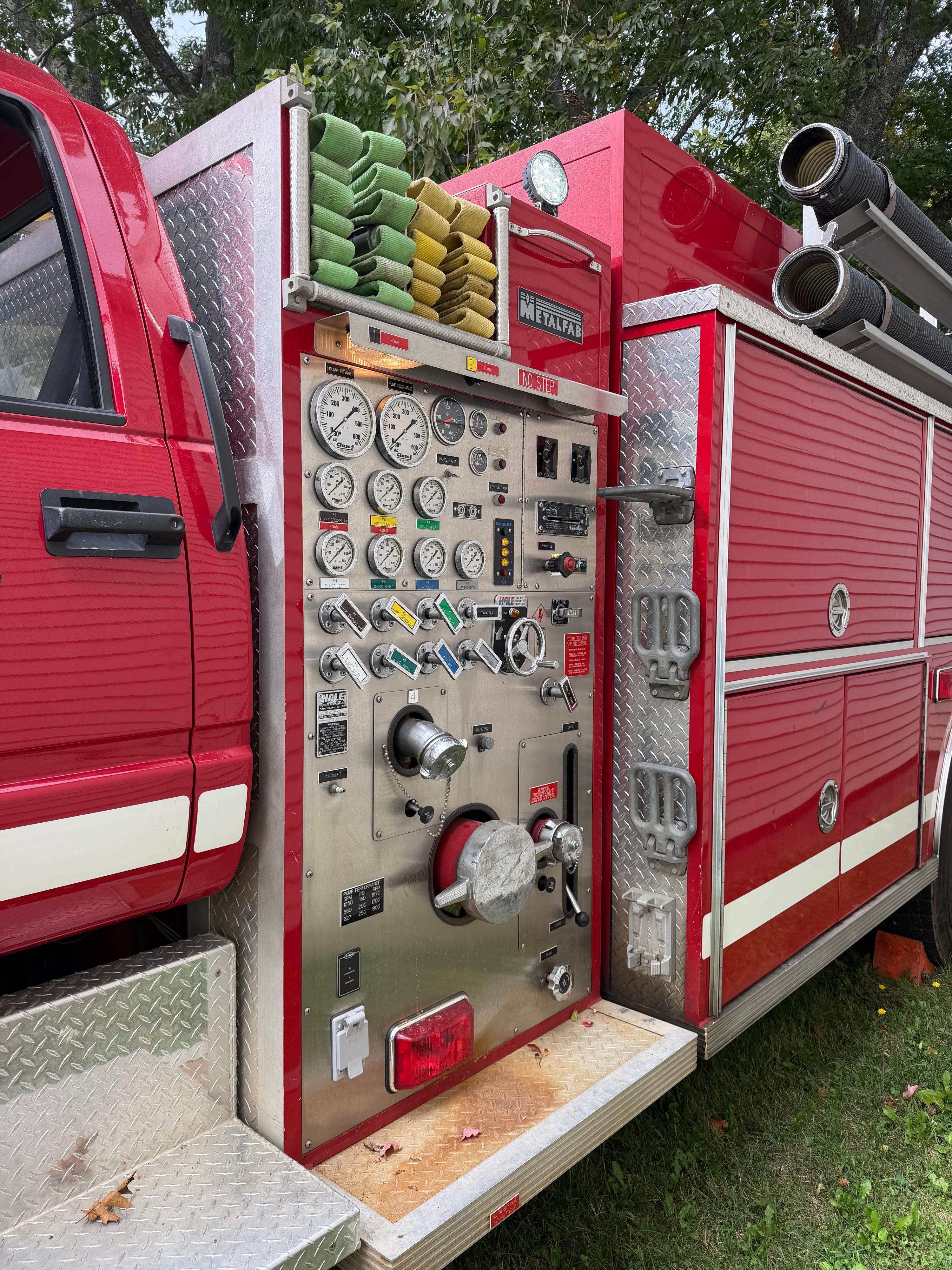 2000 Metalfab GMC Pumper Tanker - image 9