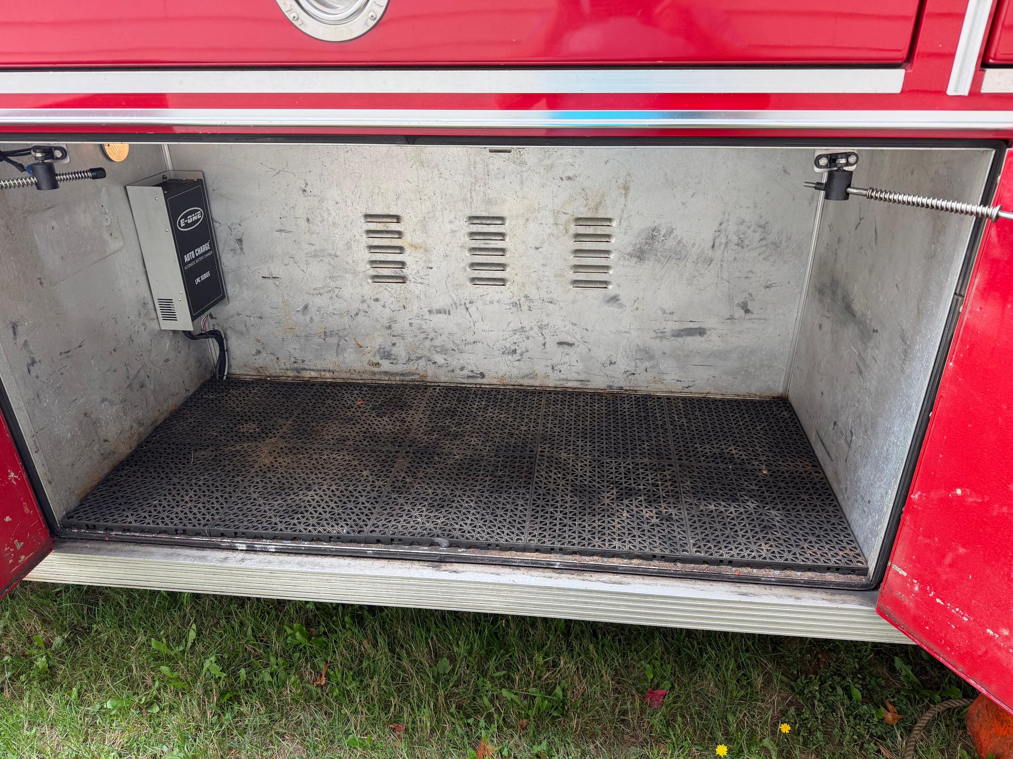 2000 Metalfab GMC Pumper Tanker - image 3