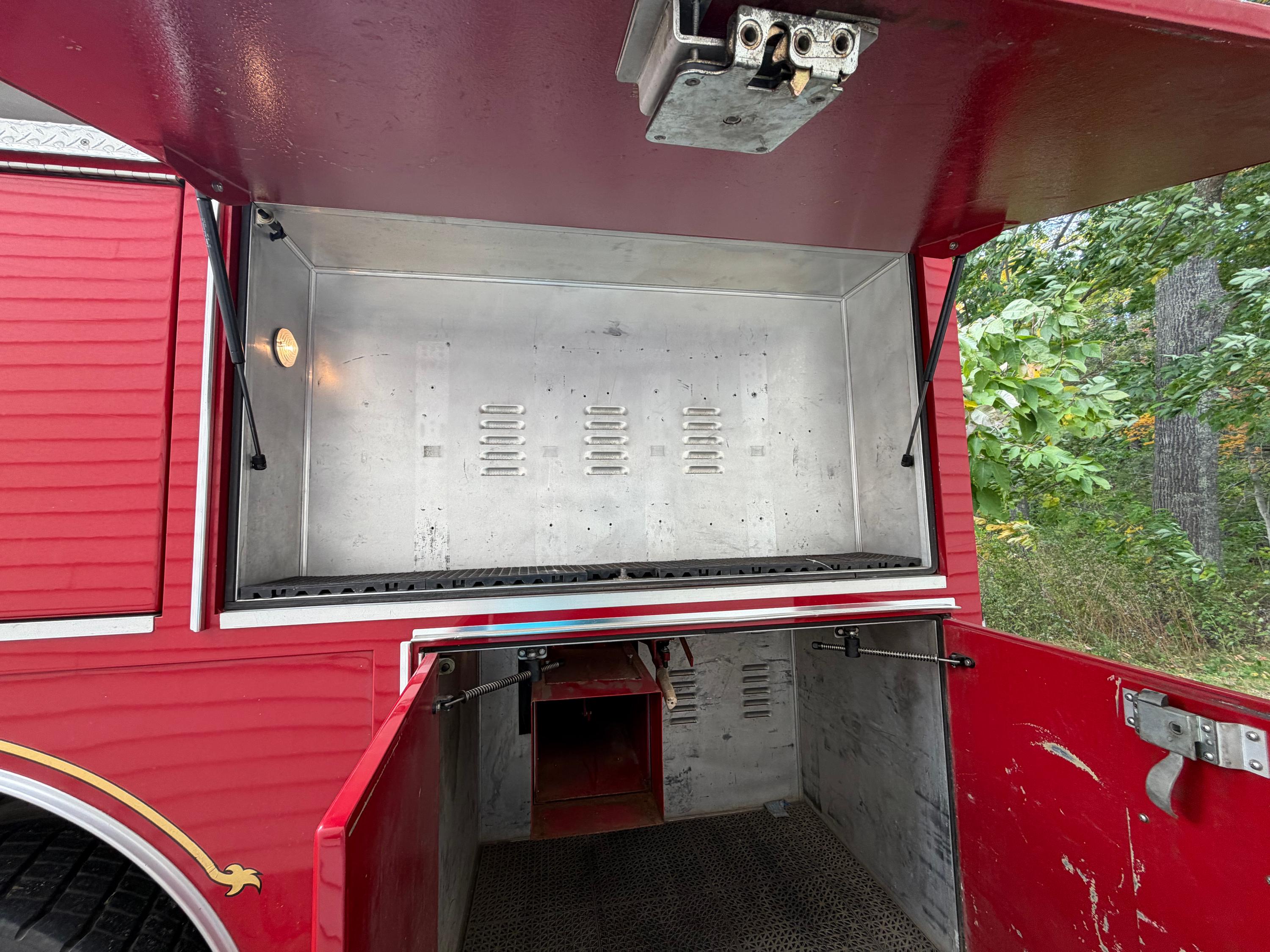2000 Metalfab GMC Pumper Tanker - image 6