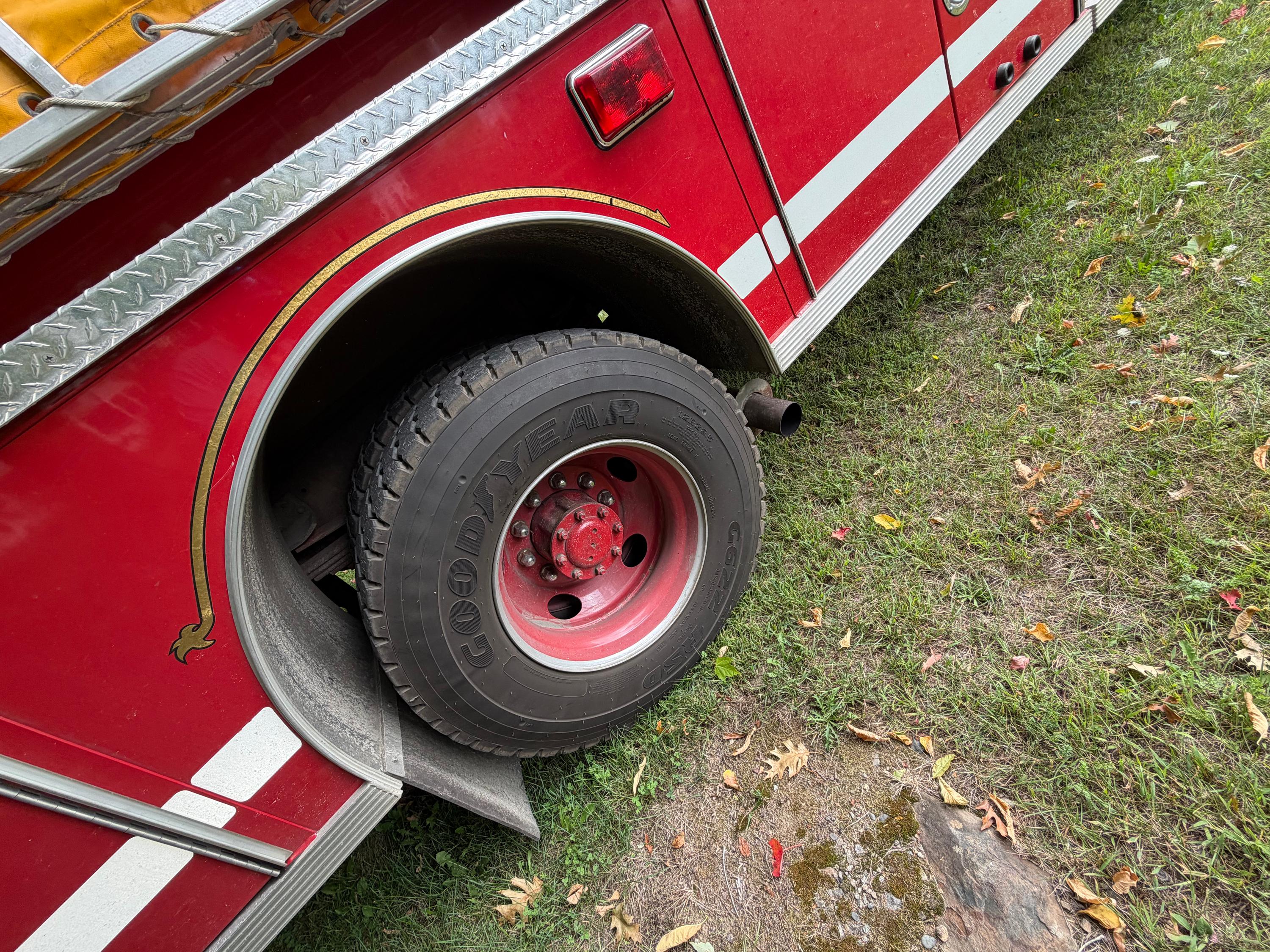 2000 Metalfab GMC Pumper Tanker - image 15