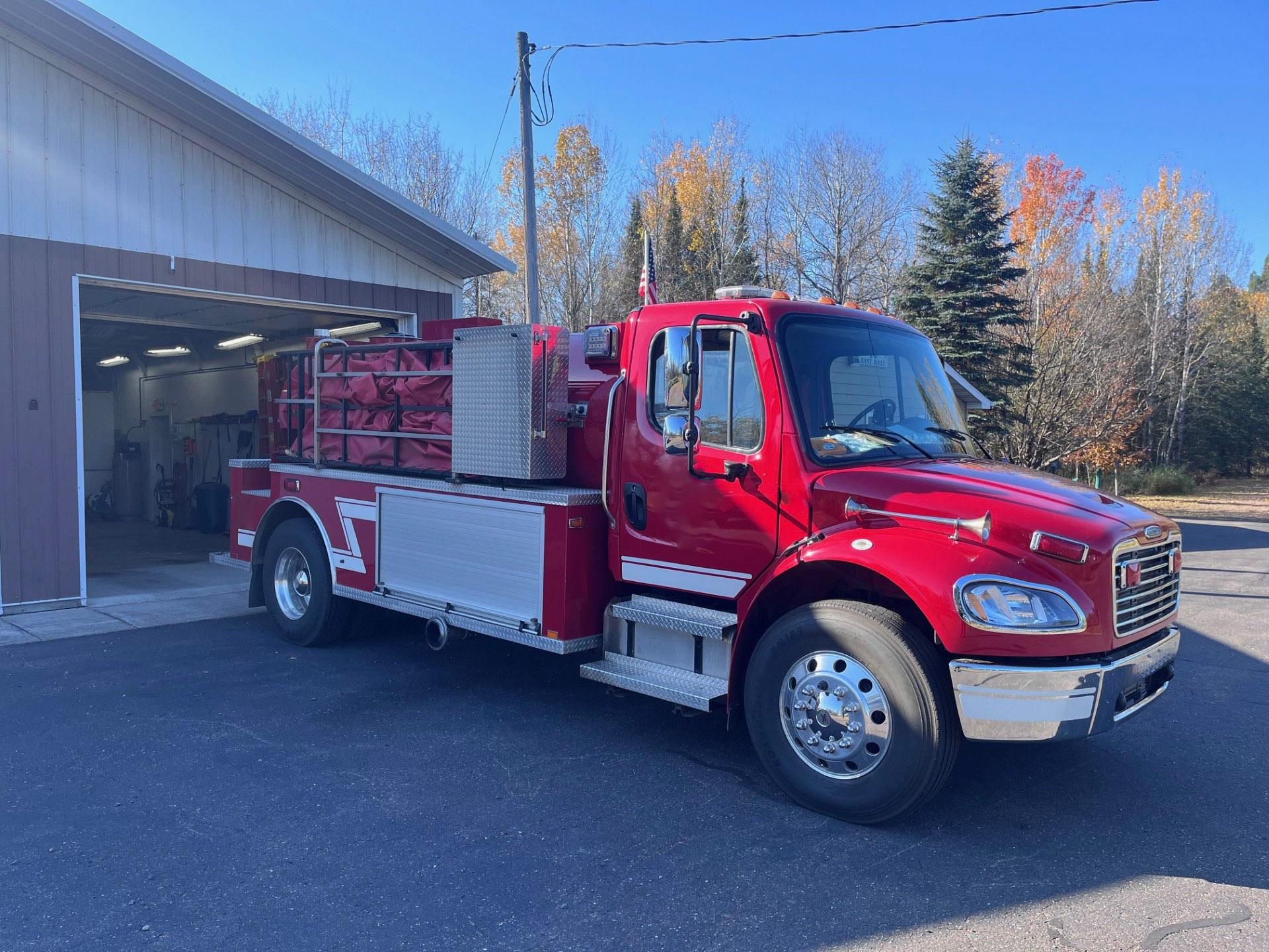 2007 MidWest Freightliner Tanker - image 2