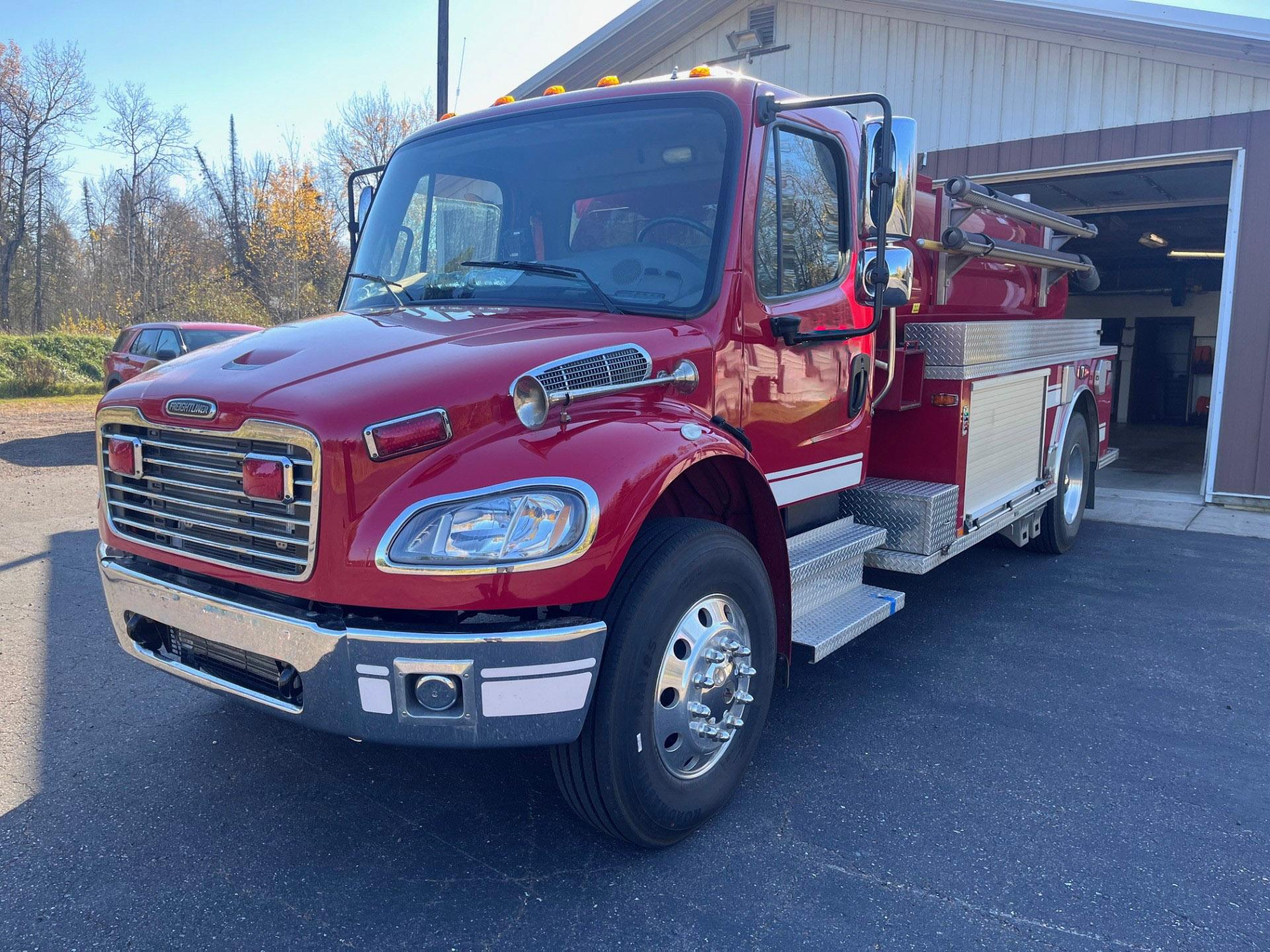 2007 MidWest Freightliner Tanker - image 1
