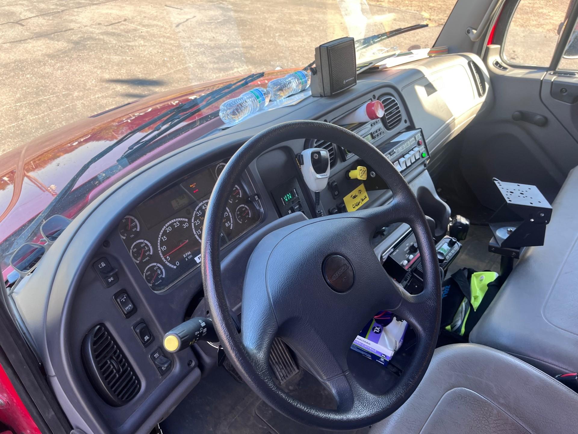 2007 MidWest Freightliner Tanker - image 7