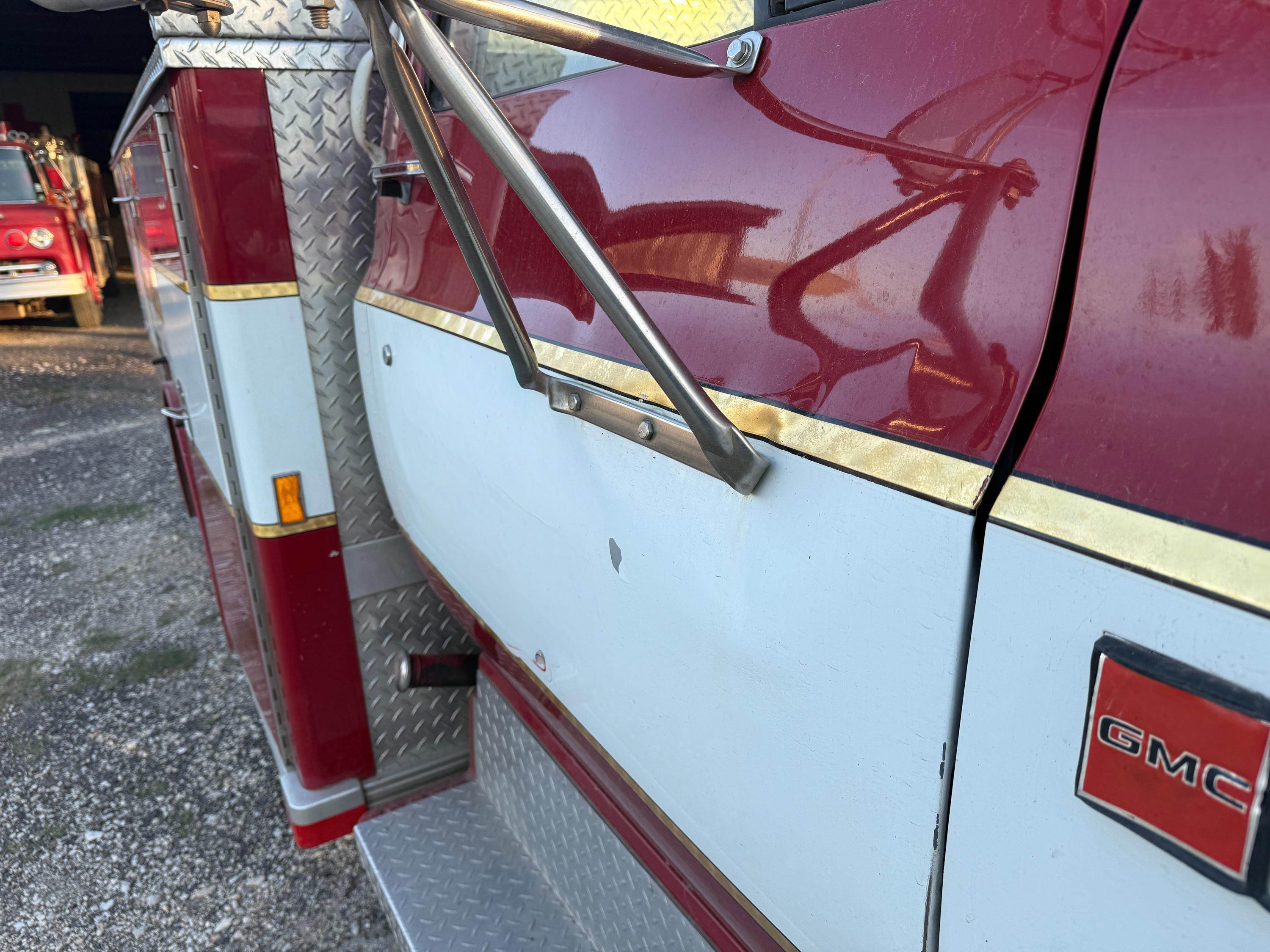 1983 E-One Pumper - image 4