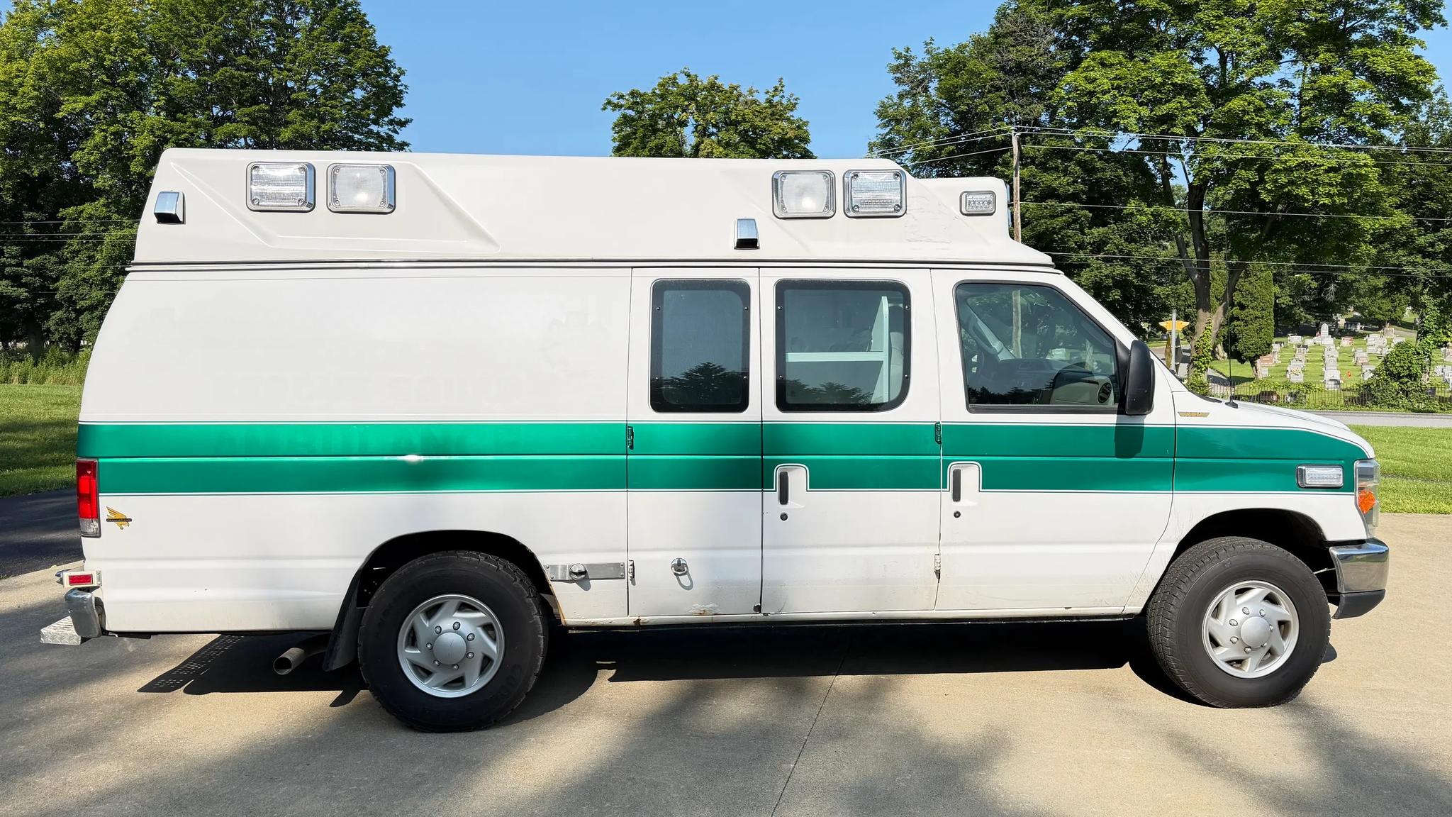 2014 AEV Ford Type II Ambulance - image 4