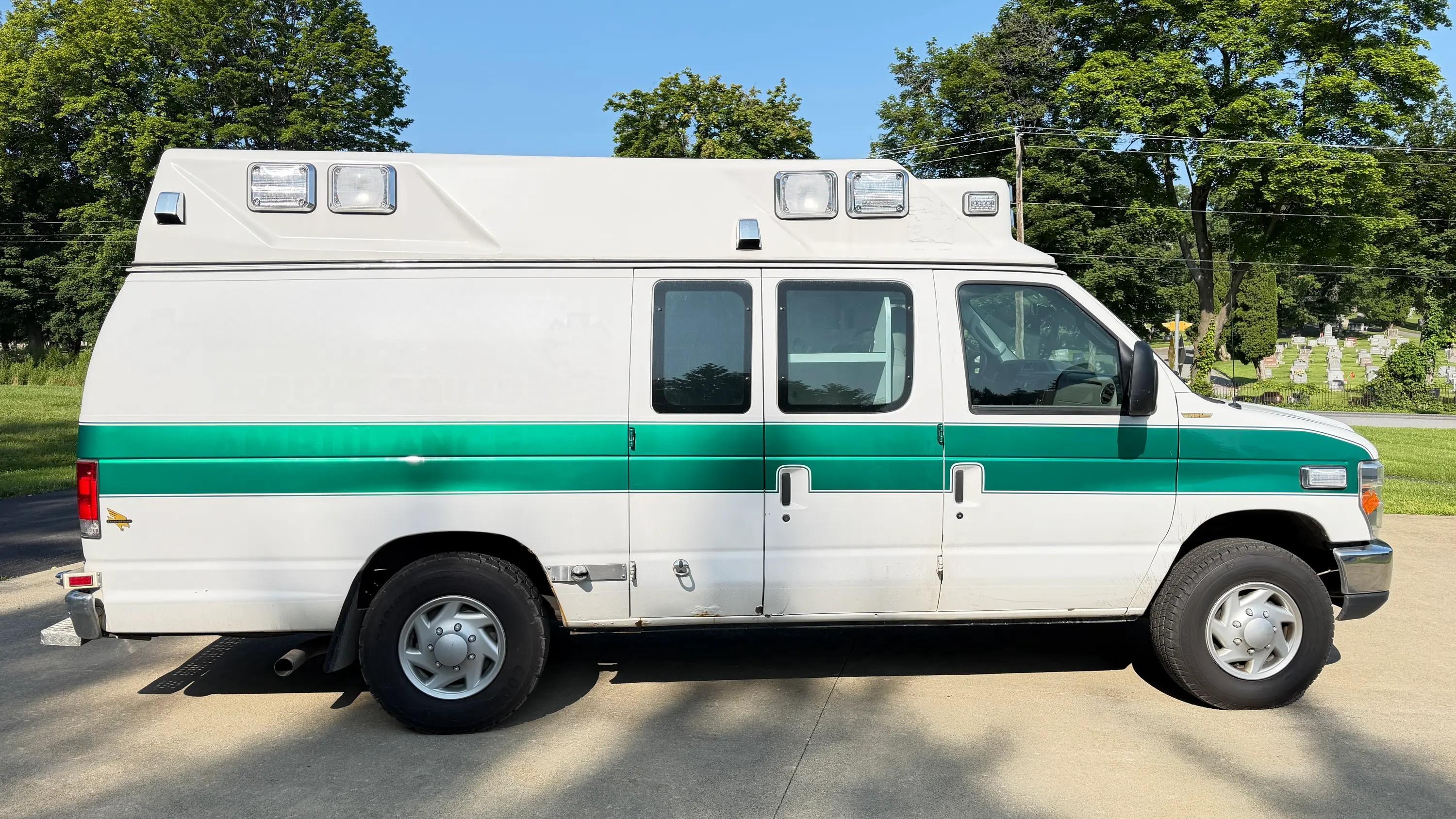 2014 AEV Ford Type II Ambulance - image 4