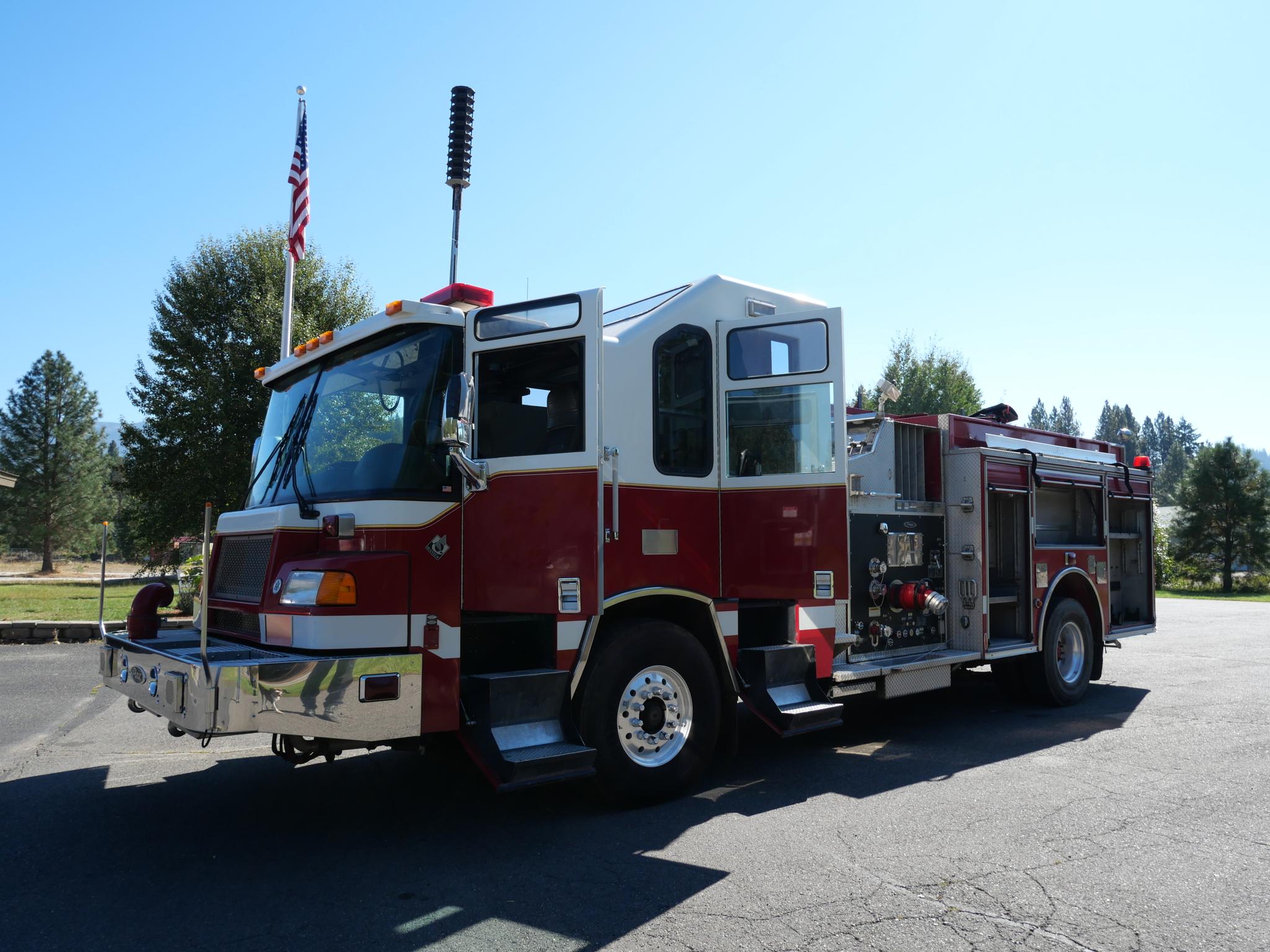 2002 Pierce Quantum Pumper - image 3
