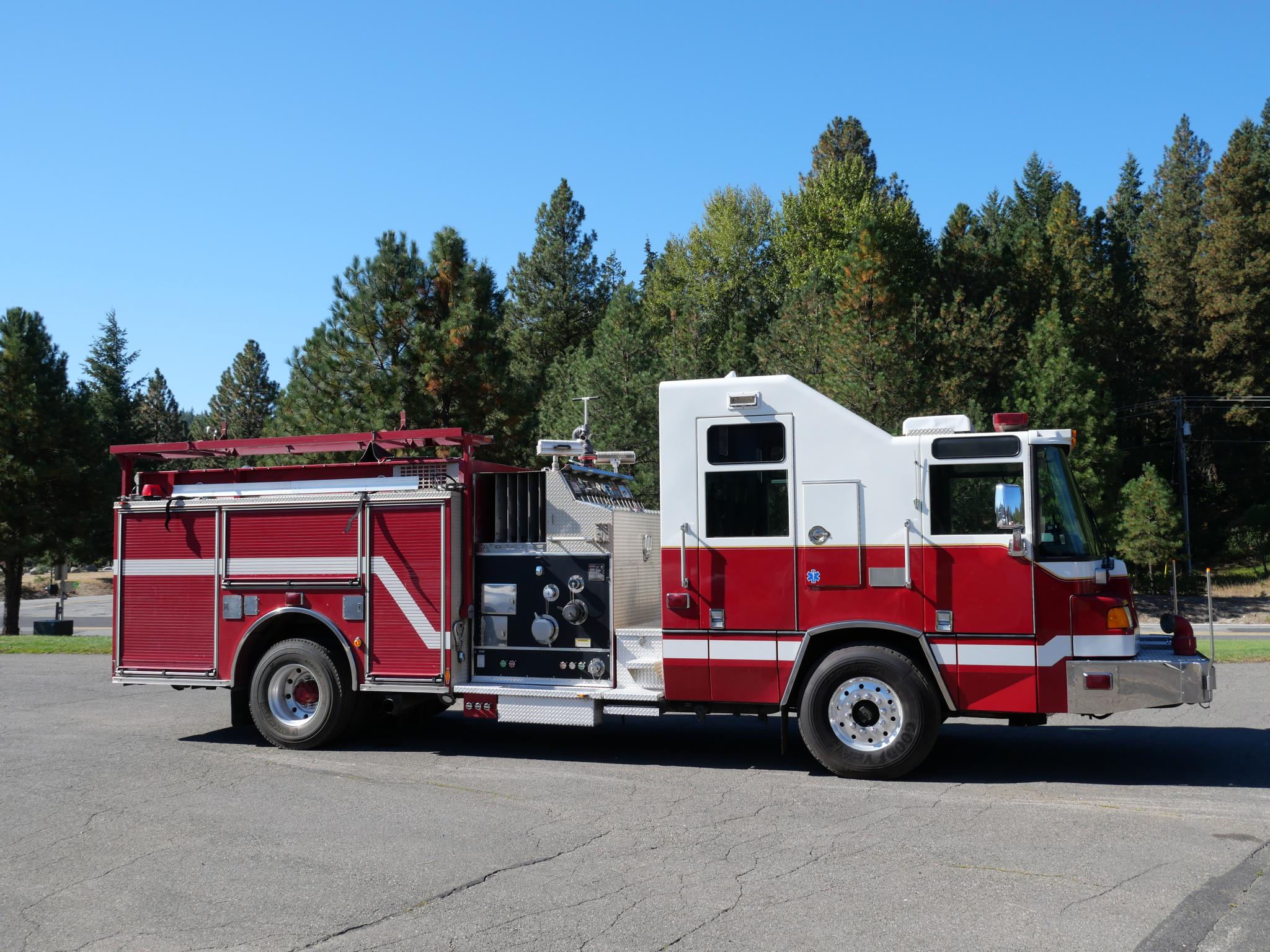 2002 Pierce Quantum Pumper - image 1