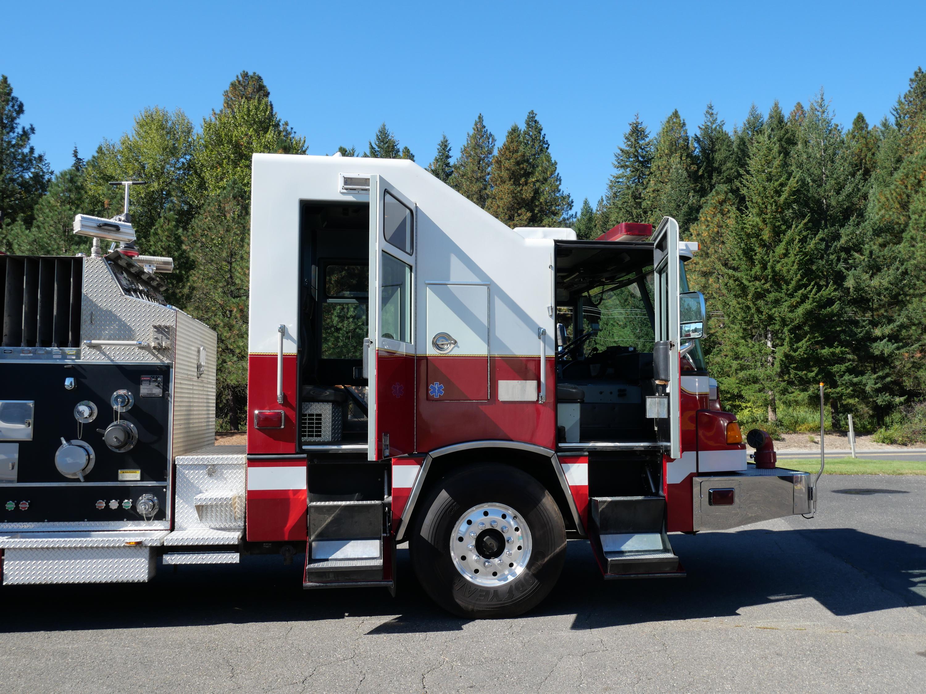 2002 Pierce Quantum Pumper - image 10