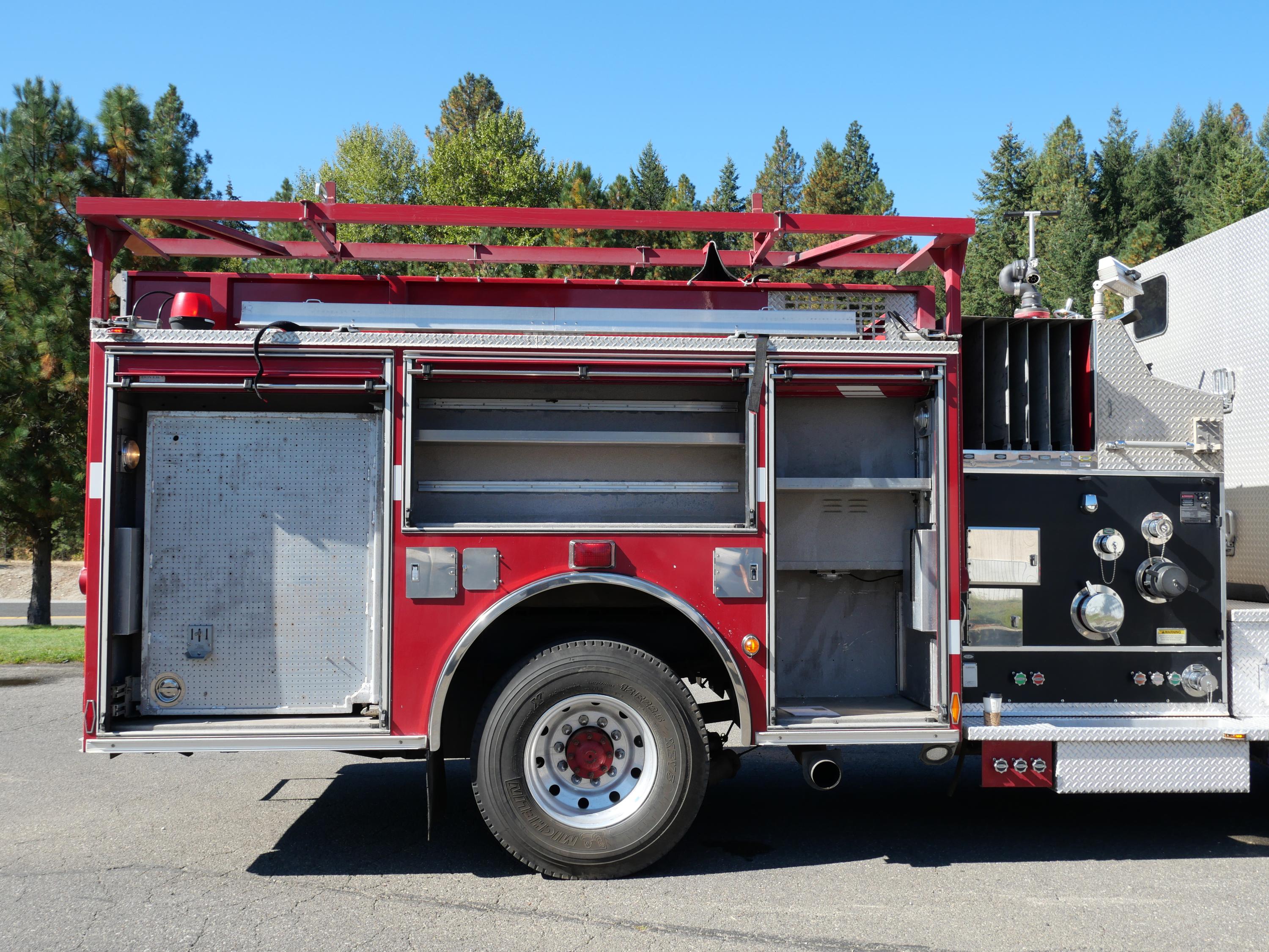 2002 Pierce Quantum Pumper - image 9