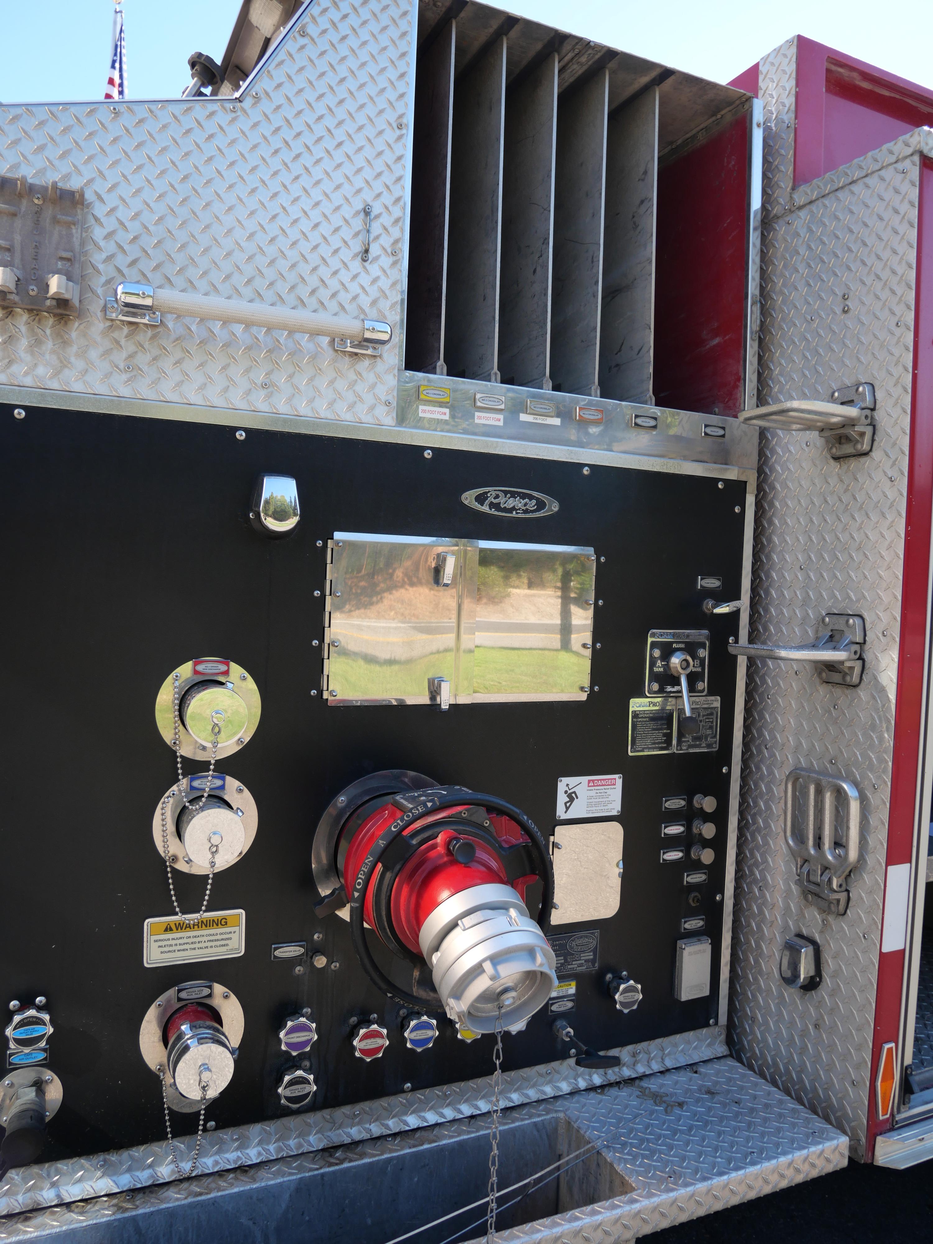 2002 Pierce Quantum Pumper - image 27
