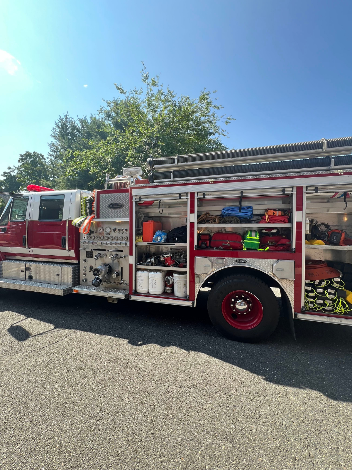 2004 International Pumper - image 9