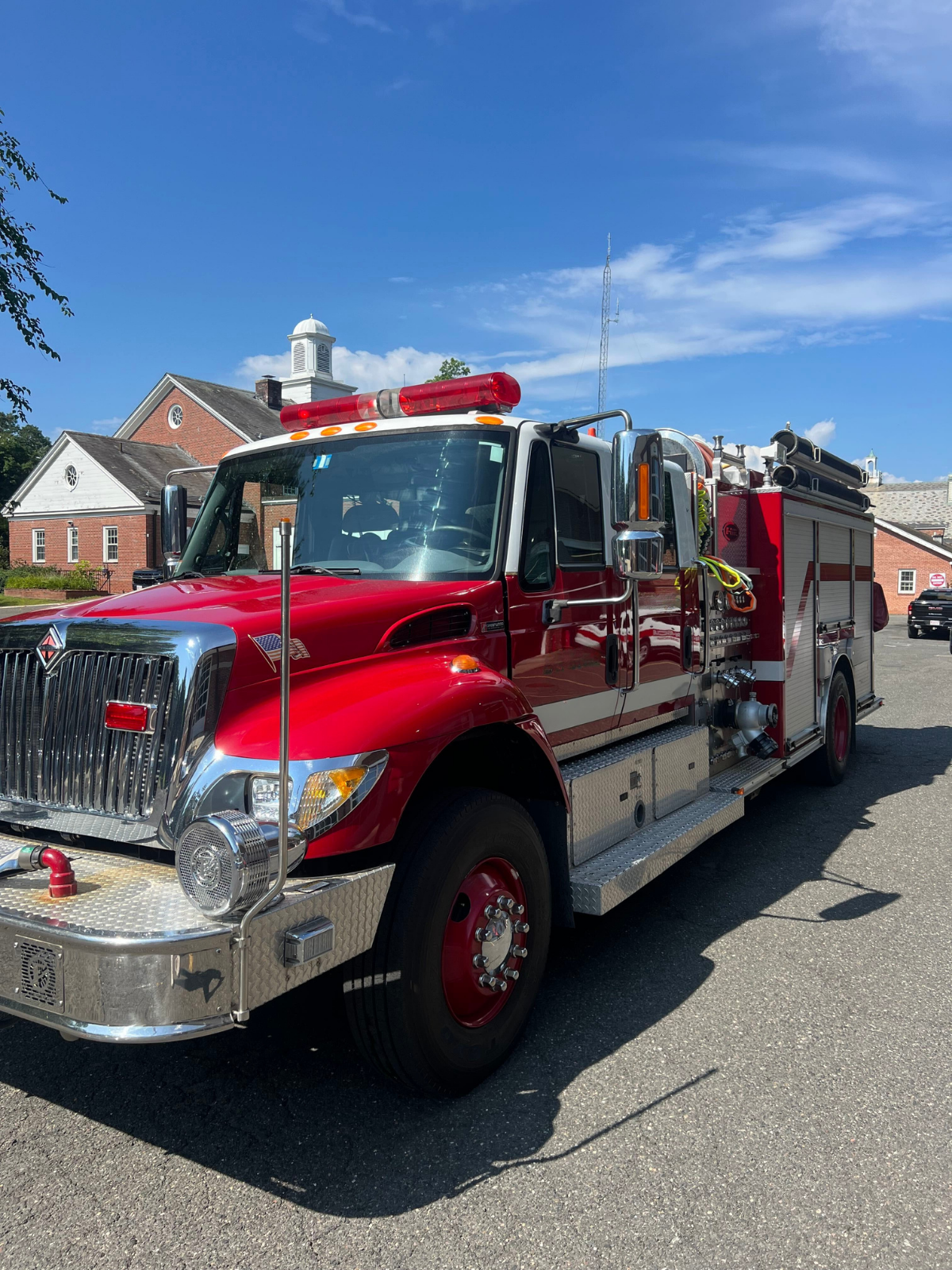 2004 International Pumper - image 1