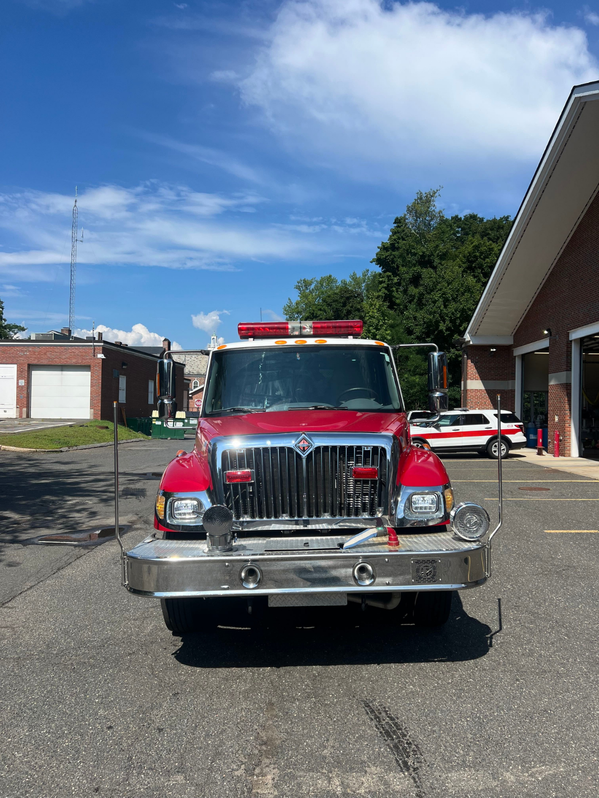 2004 International Pumper - image 4