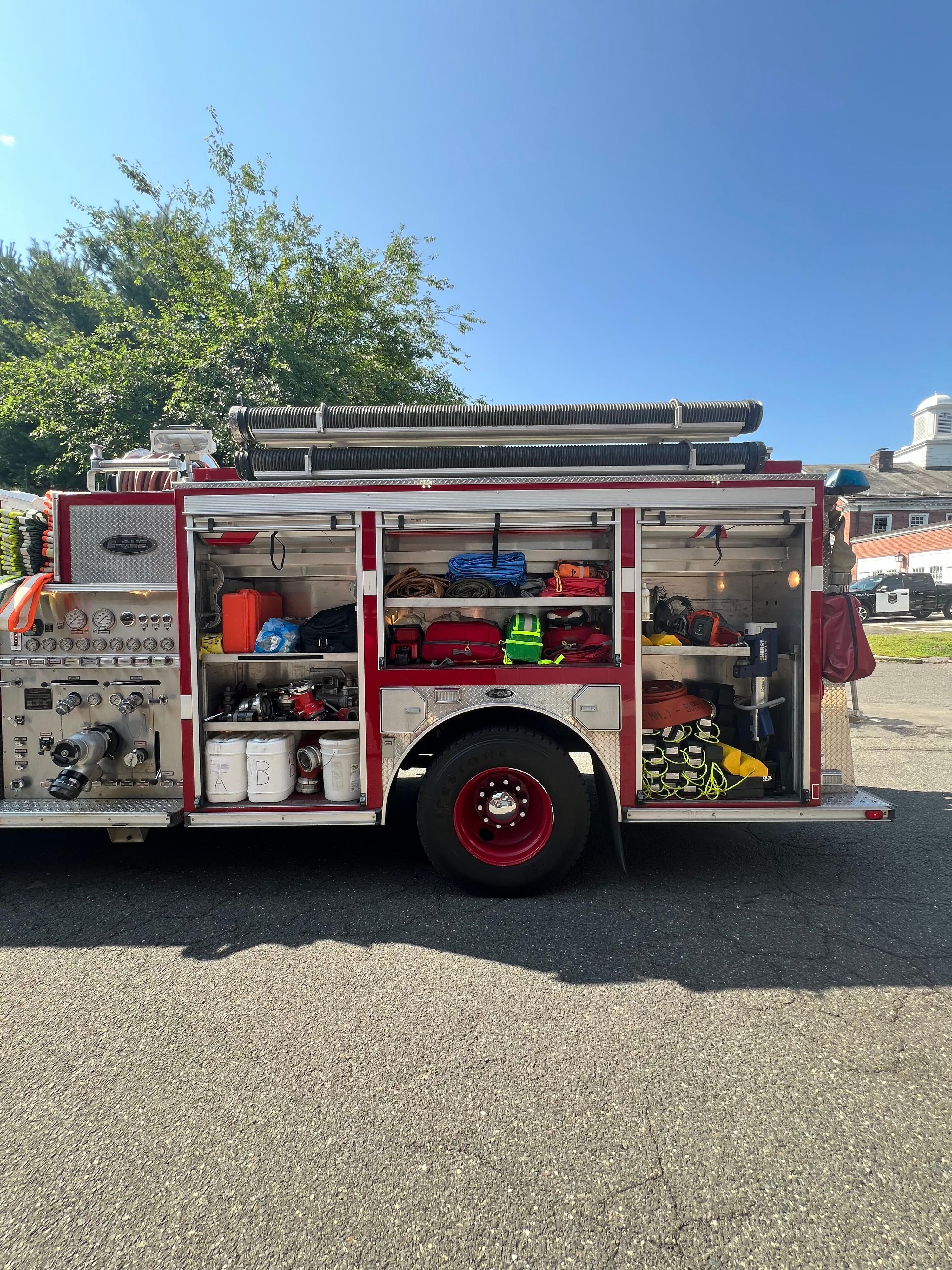 2004 International Pumper - image 8