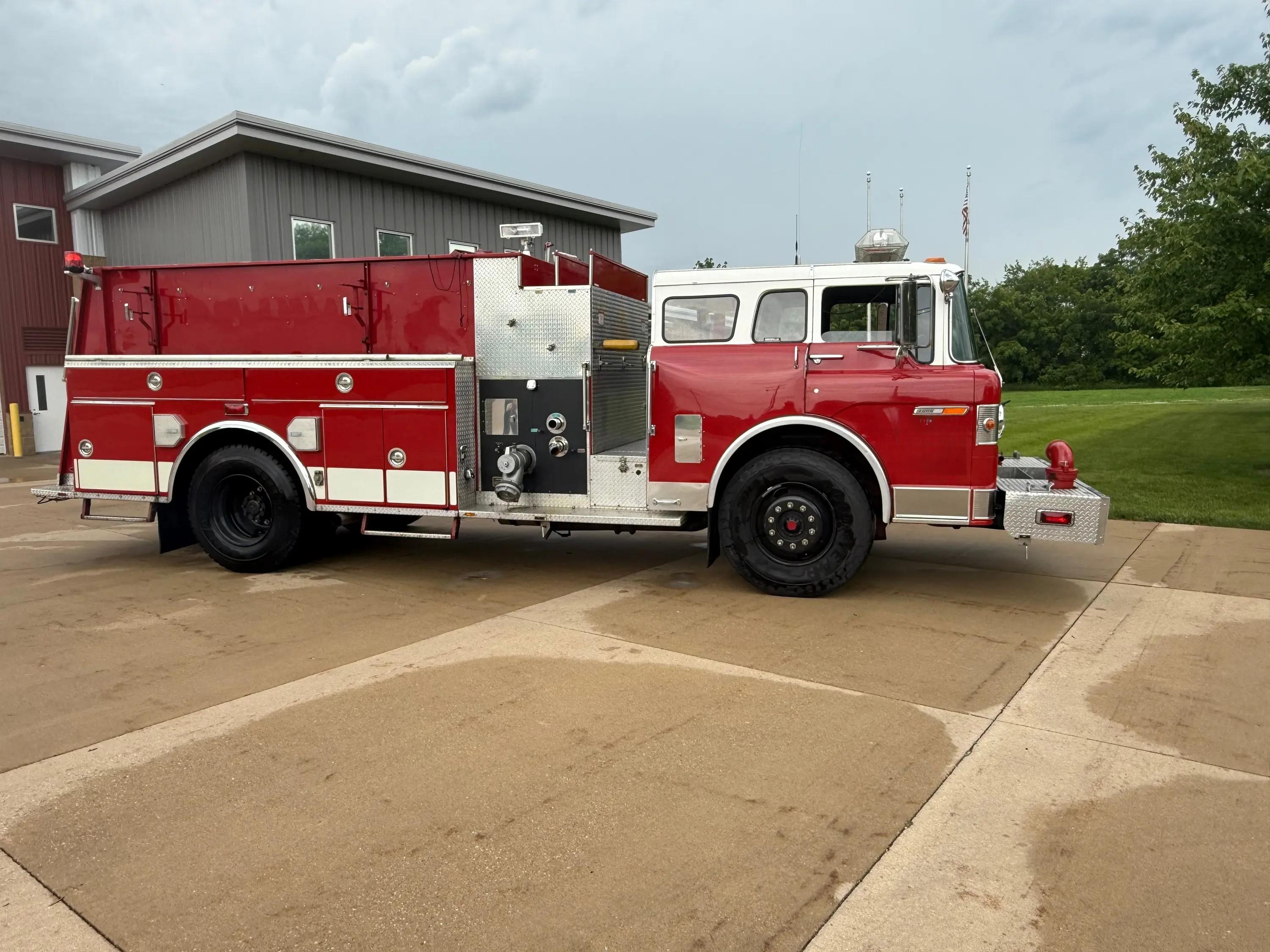 1986 Pierce Ford Pumper - image 1