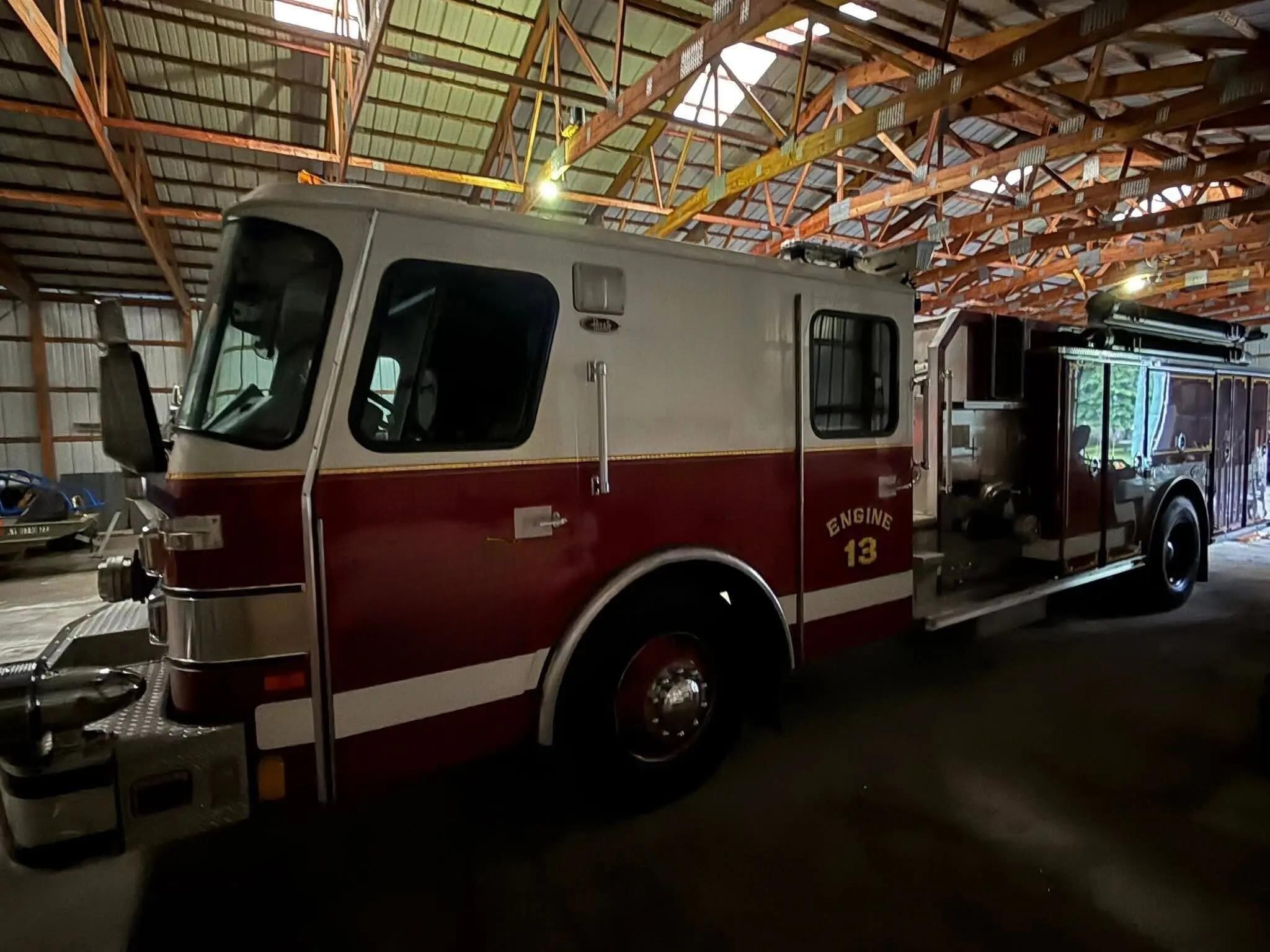 1993 E-One Hush Pumper - image 2