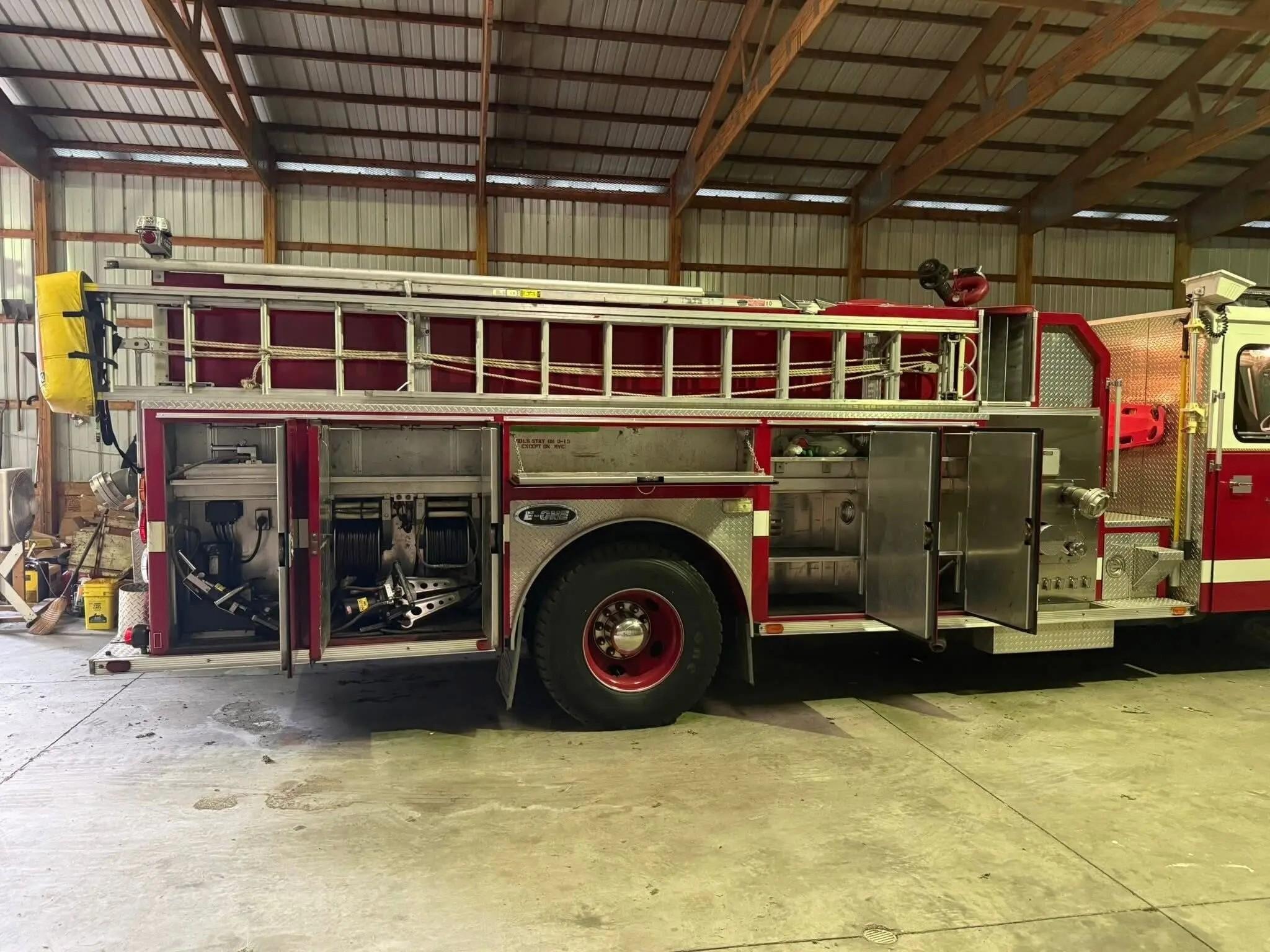 1993 E-One Hush Pumper - image 4