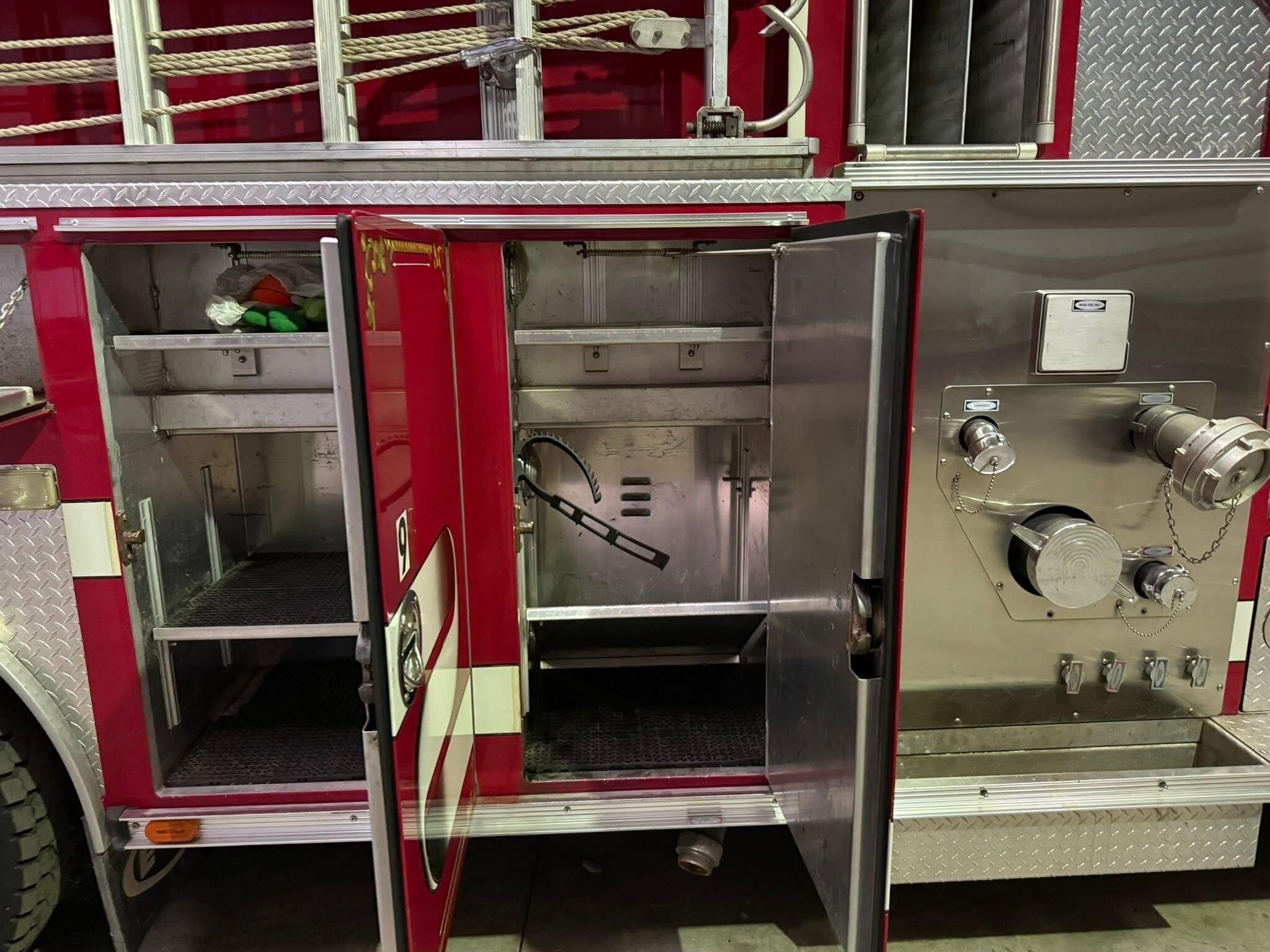 1993 E-One Hush Pumper - image 8