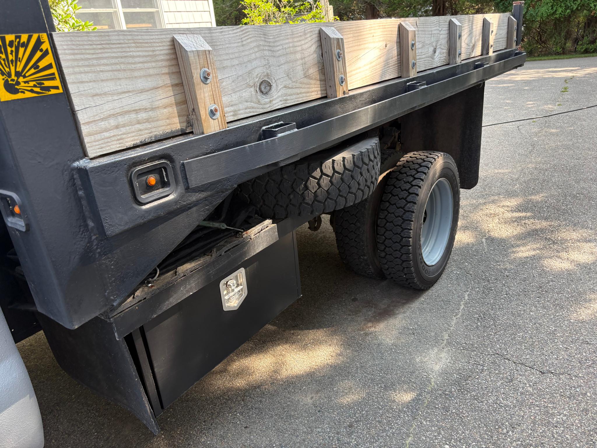 1999 Ford F450 Dump Truck - image 4