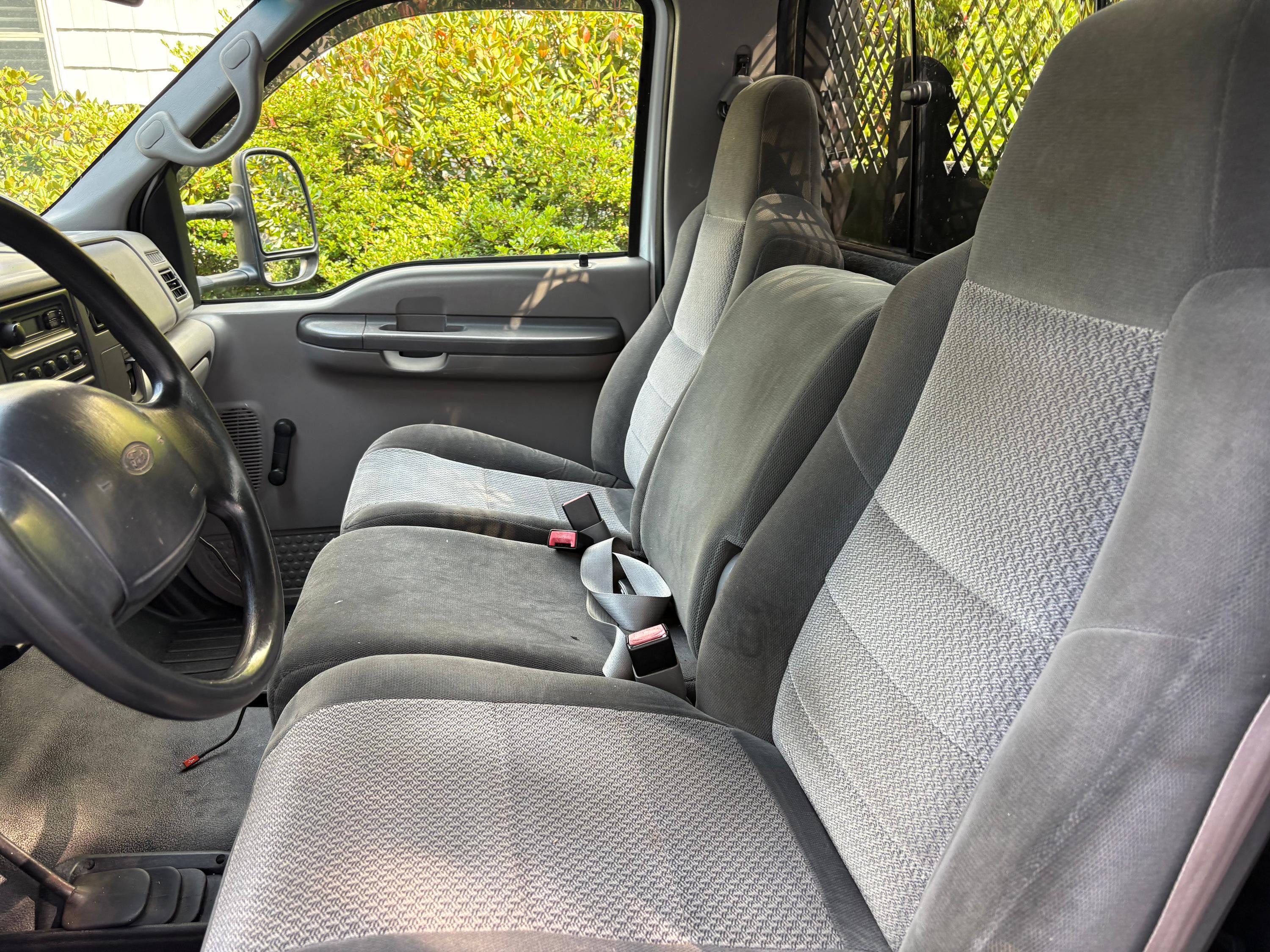 1999 Ford F450 Dump Truck - image 9