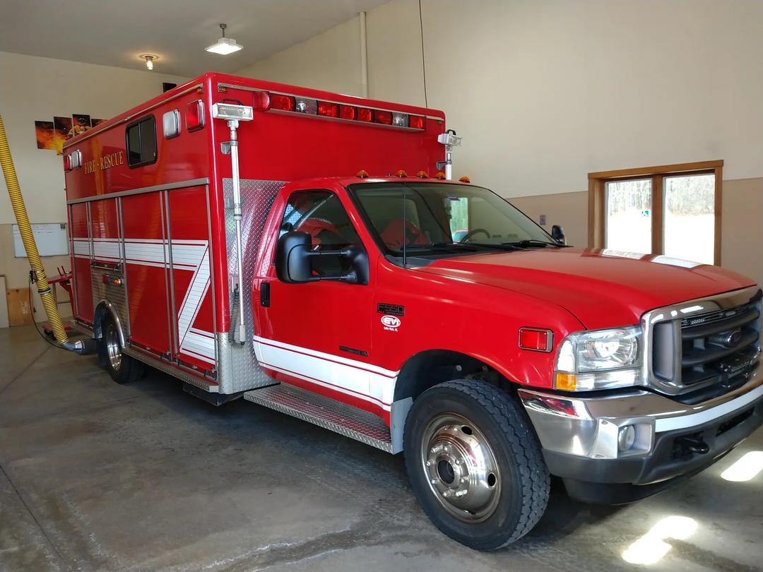 2002 F550 4x4 Walk-in Rescue