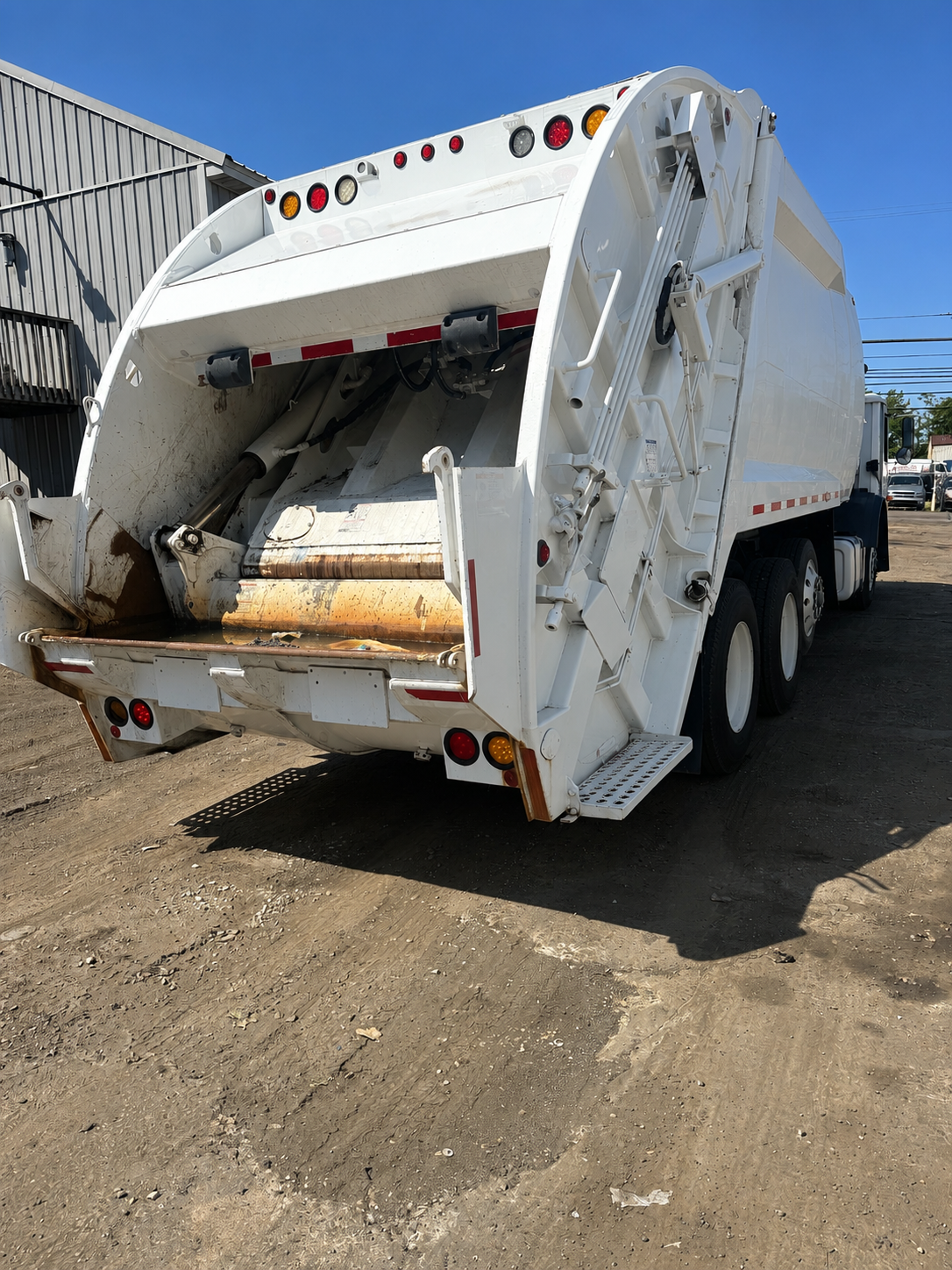 2012 Mack McNeilus Rear Loader - image 4