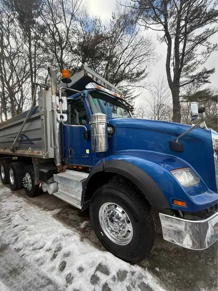 2018 International HX 620 Dump Truck